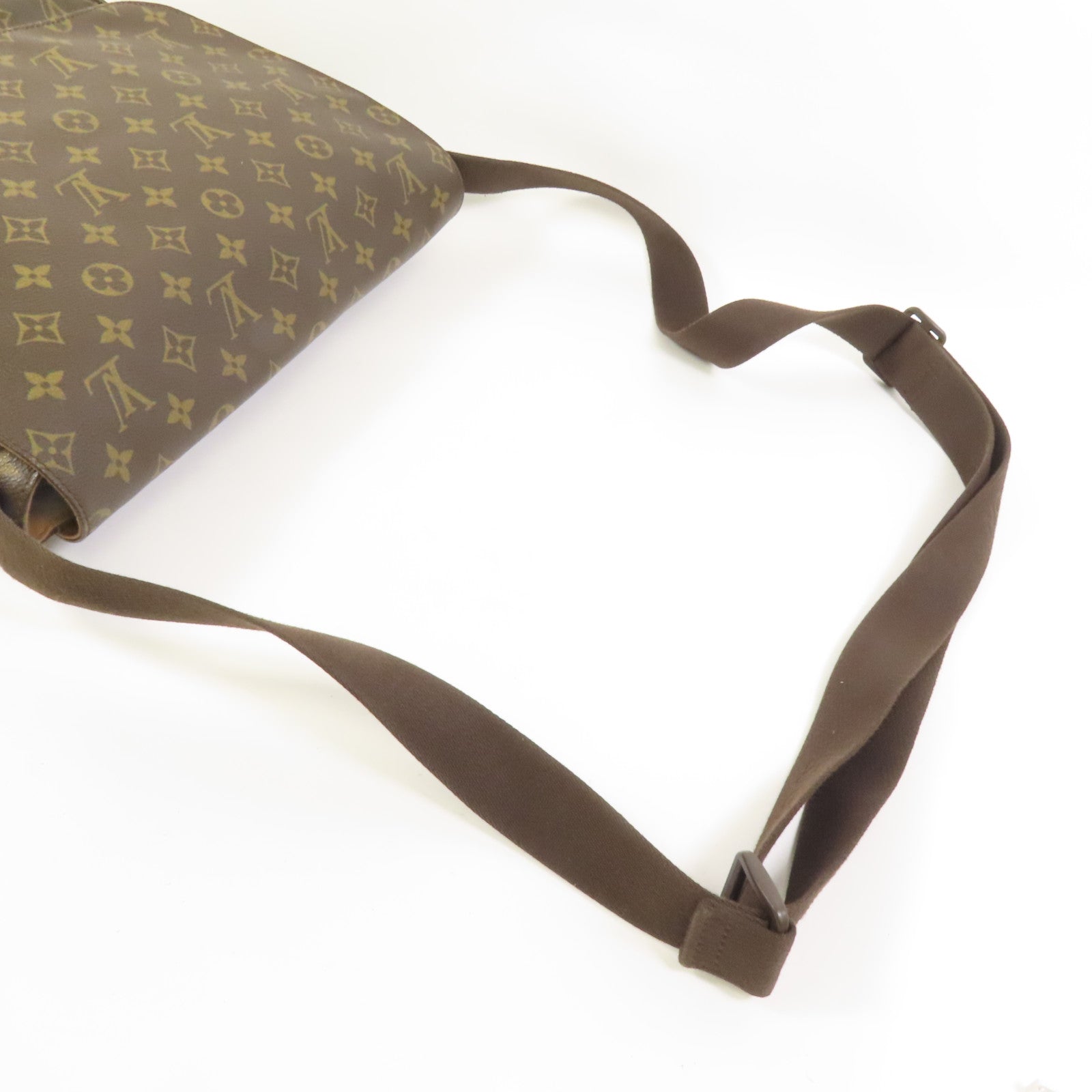LOUIS VUITTON Monogram Beaubourg MM金扣肩背袋