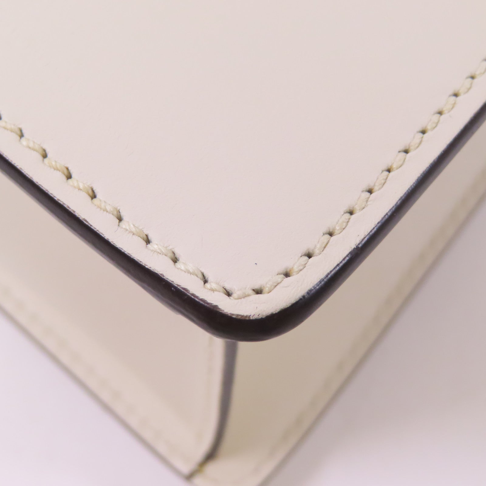 GUCCI GG GHW Sylvia Shoulder Bag Calfskin Leather White