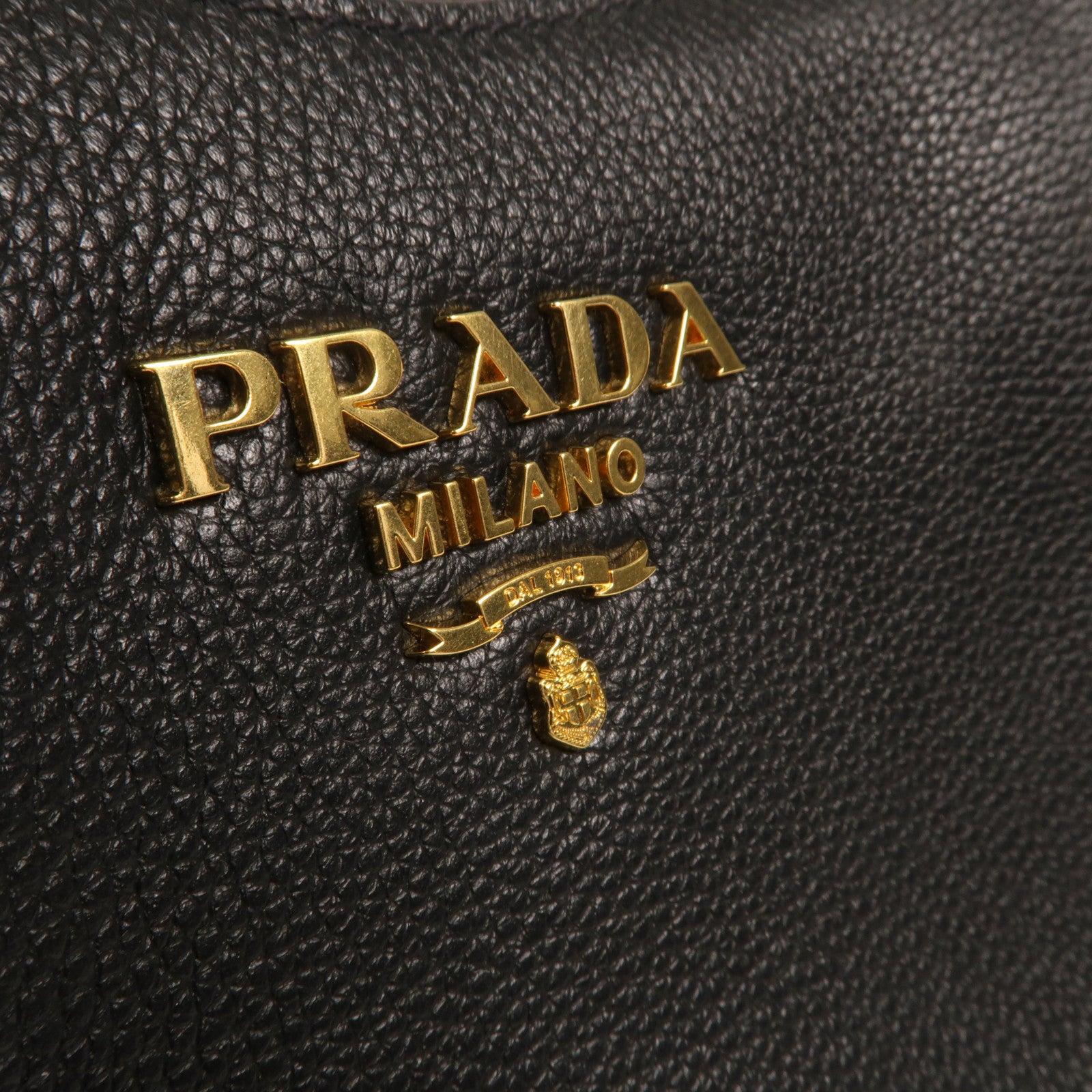 PRADA 牛皮皮革Vitello Phoenix金扣肩背袋