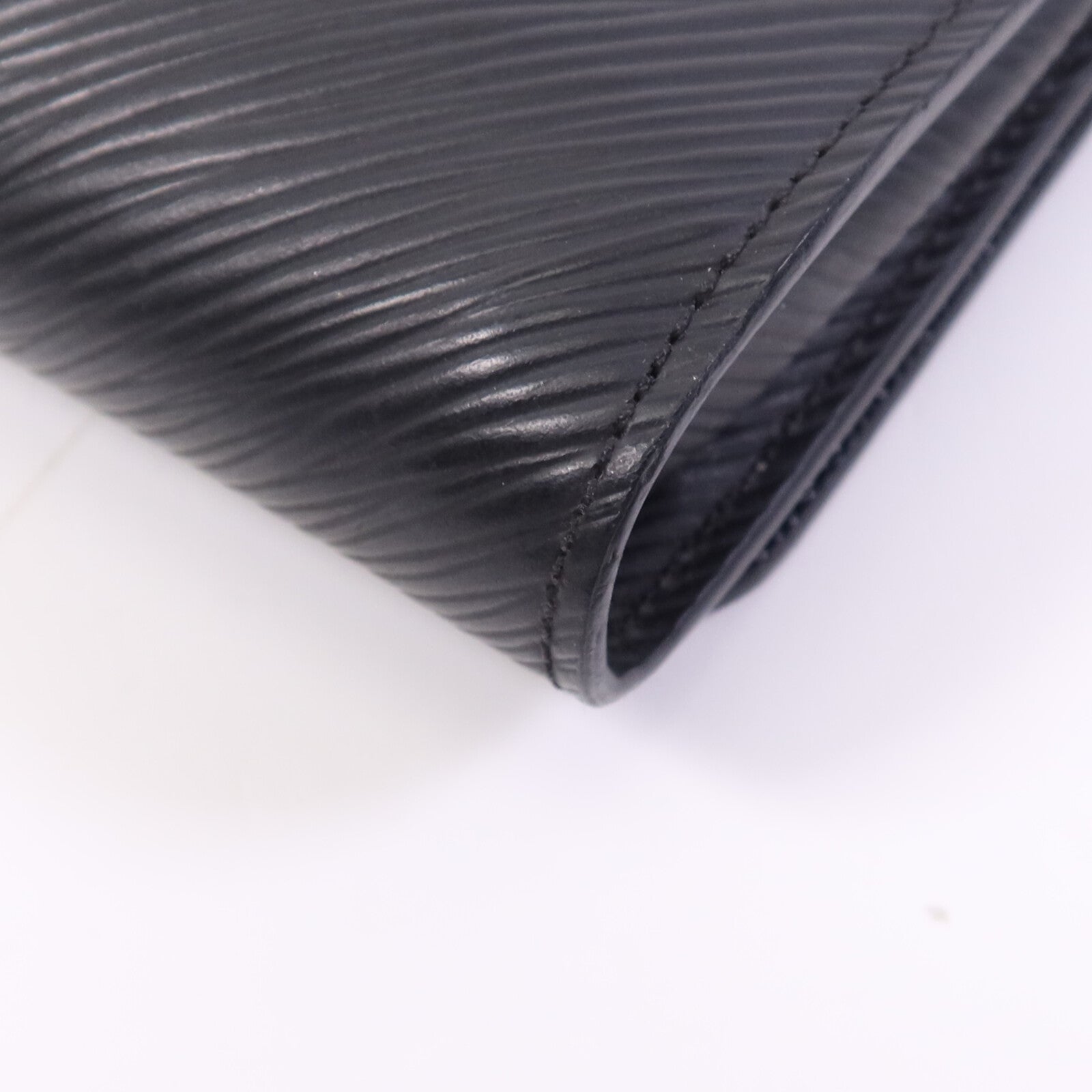 LOUIS VUITTON Epi Portefuille Twist Chain Wallet銀扣鏈帶肩背袋