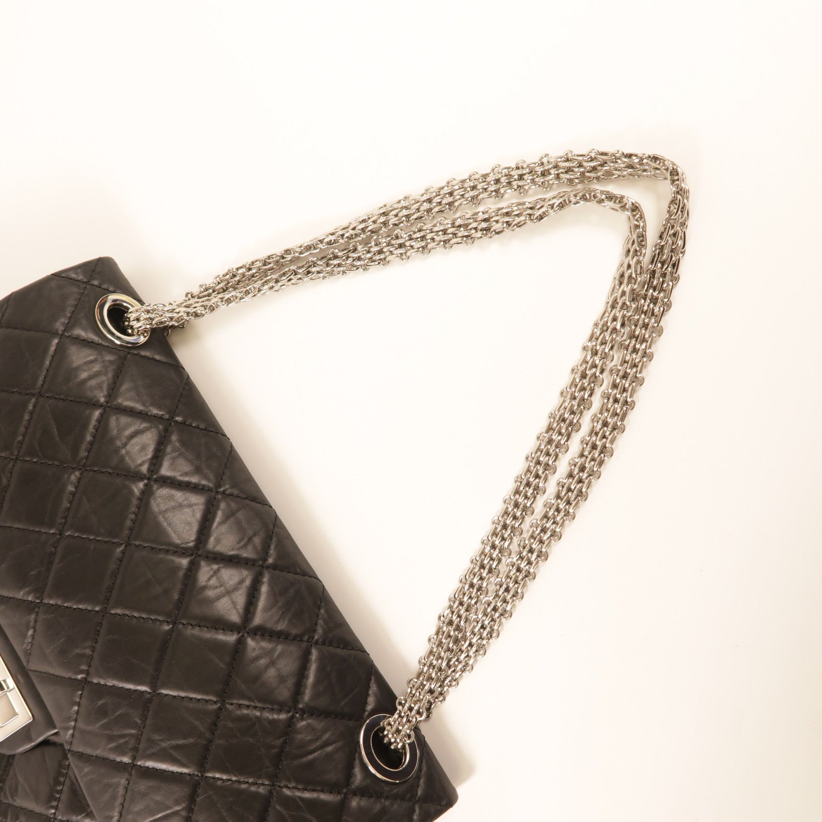 CHANEL 牛皮皮革2.55 Maxi銀扣肩背袋