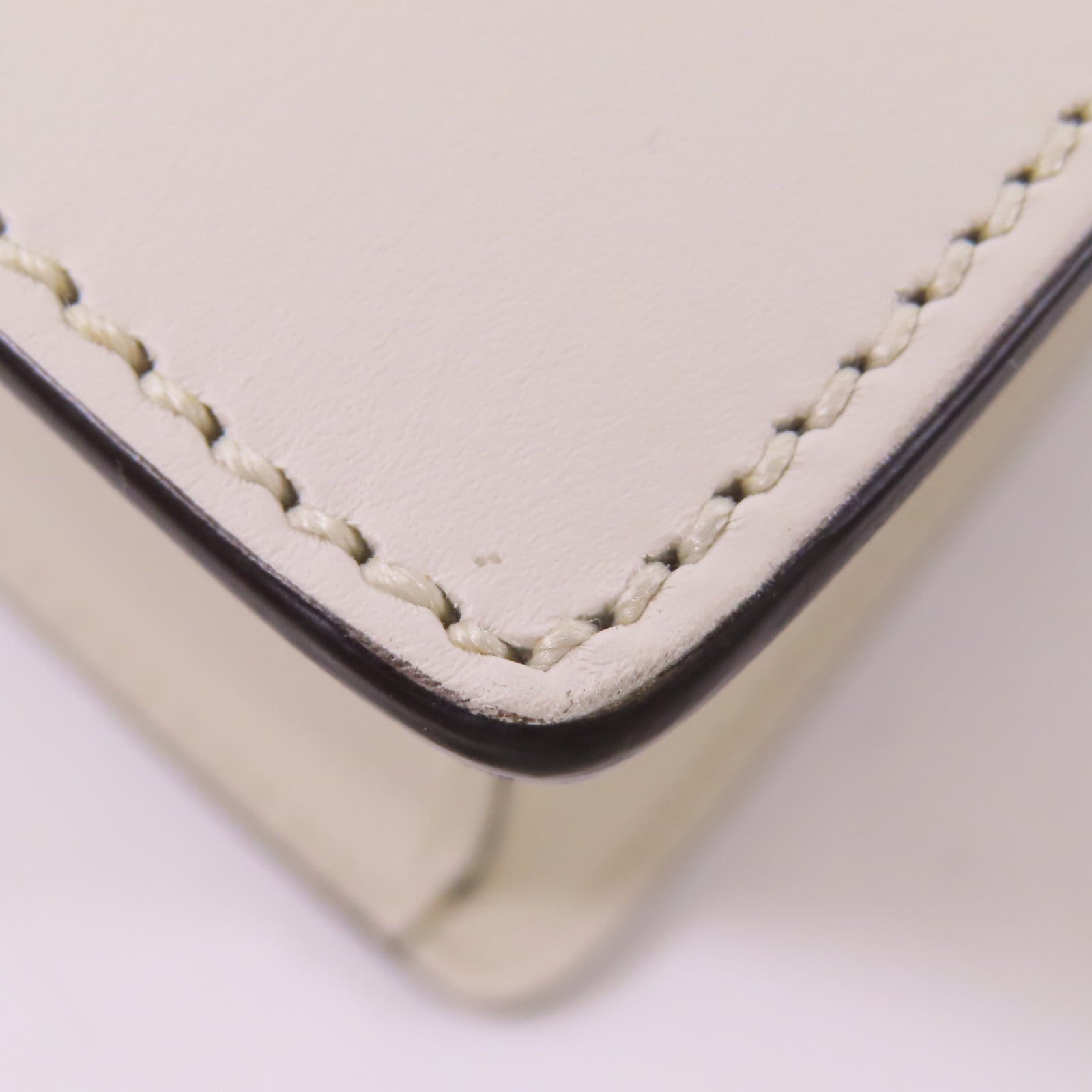 GUCCI GG GHW Sylvia Shoulder Bag Calfskin Leather White