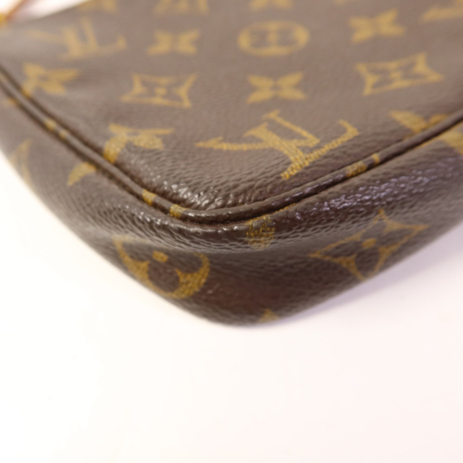 LOUIS VUITTON Monogram Pochette Accessoires金扣手挽袋棕色