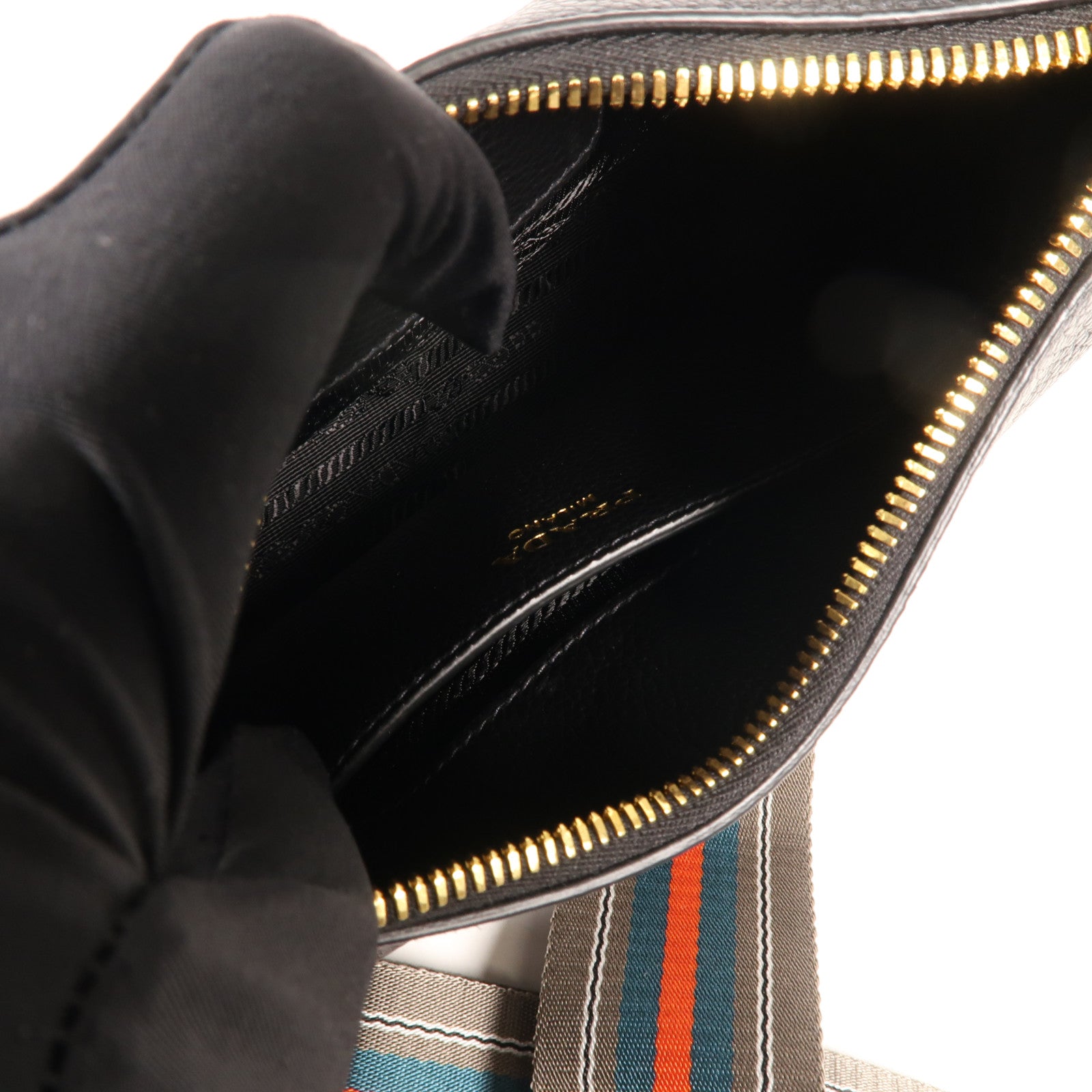 PRADA 牛皮皮革Vitello Phoenix金扣肩背袋