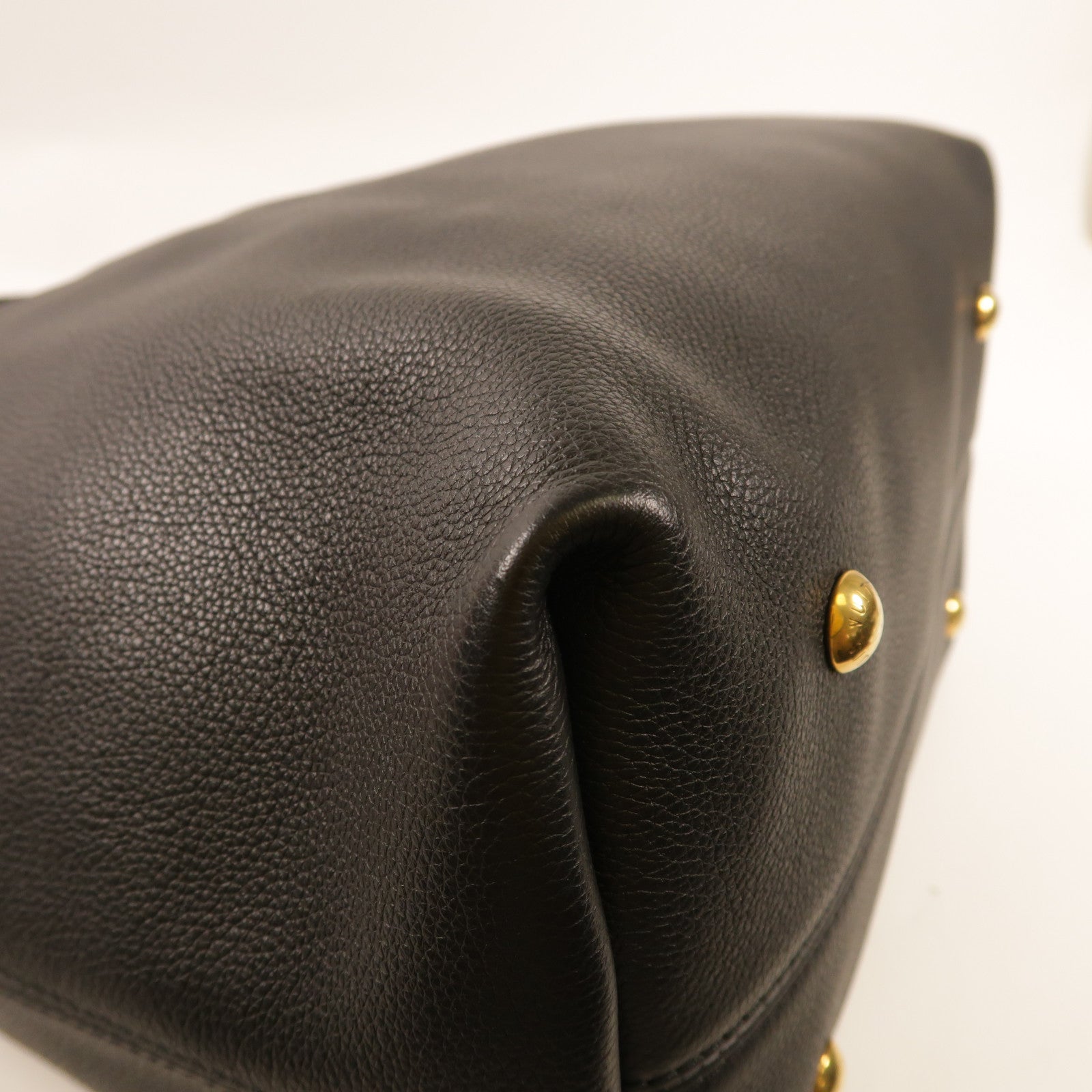 LOUIS VUITTON 牛皮皮革Low Key Hobo MM金扣手挽袋