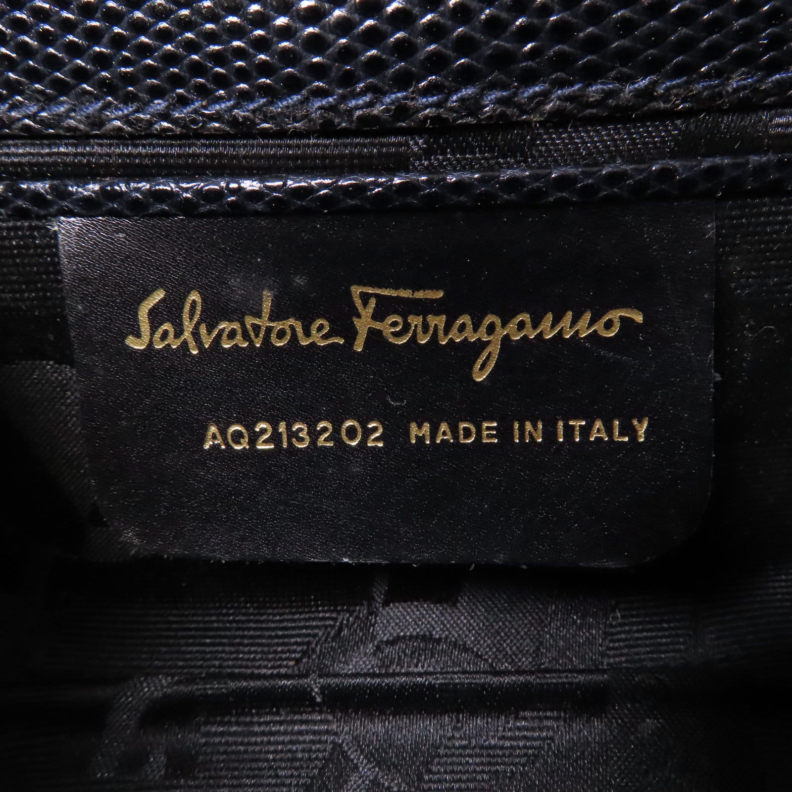 Salvatore Ferragamo 牛皮皮革Mini Pochette金扣鏈帶肩背袋