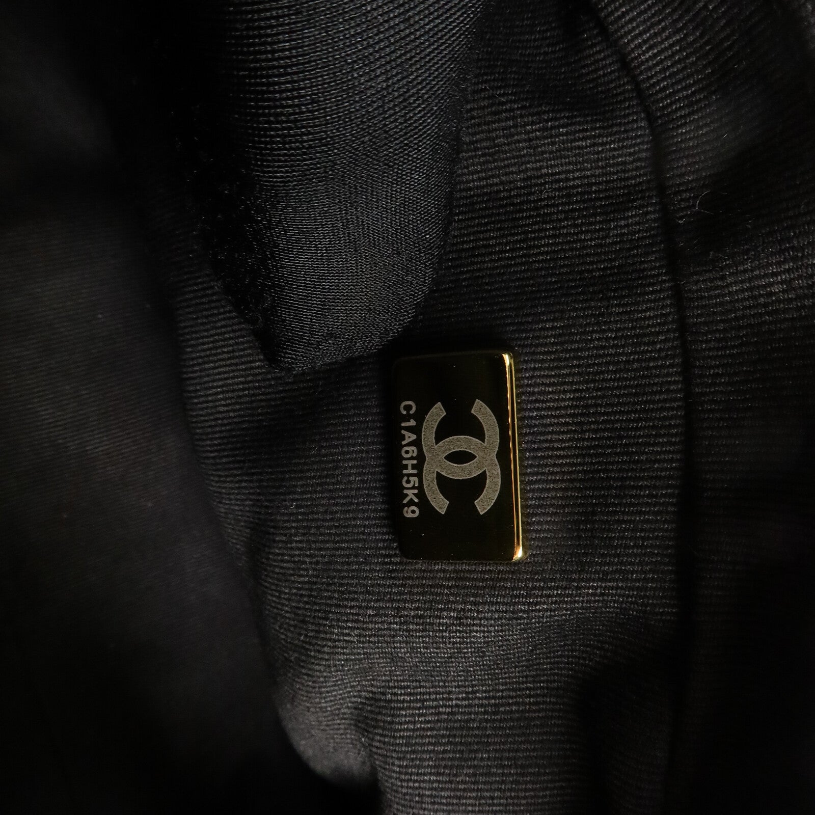 CHANEL 牛皮皮革Carmea Bag Gold Ball鏈帶肩背袋
