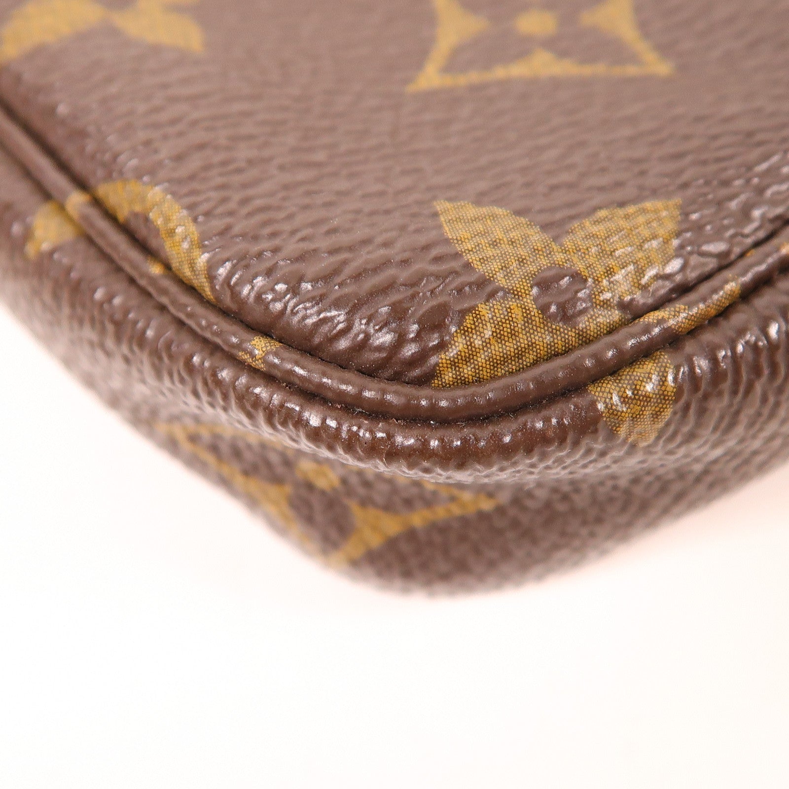 LOUIS VUITTON Monogram Pochette Accessories金扣手挽袋