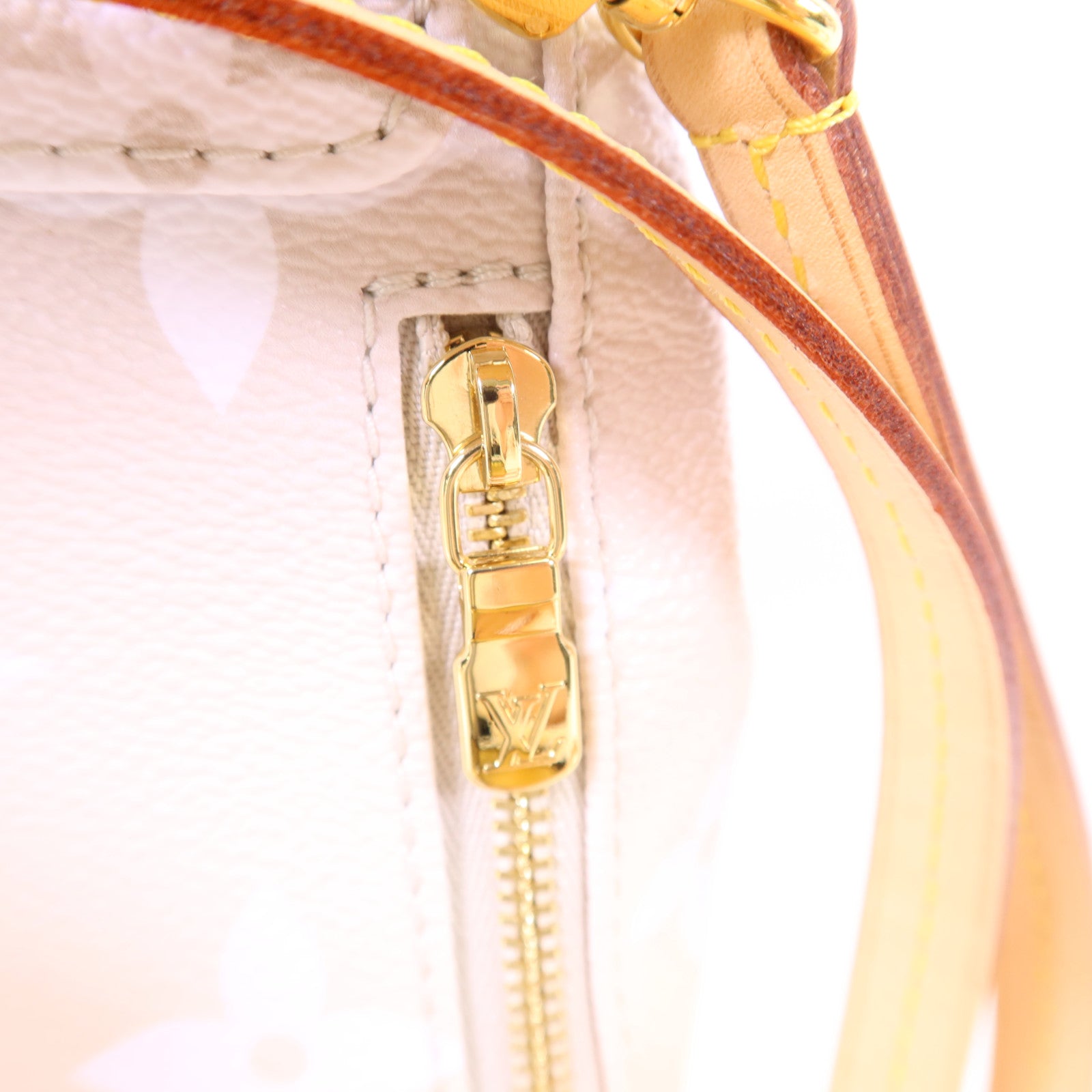 LOUIS VUITTON Monogram Giant By The Pool Backpack金扣背包