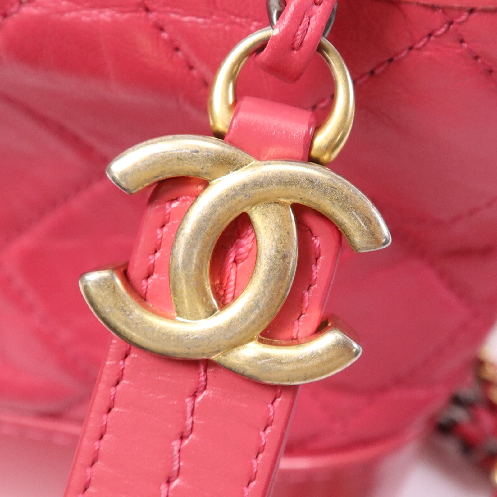 CHANEL 牛皮皮革Gabrielle Small鏈帶肩背袋