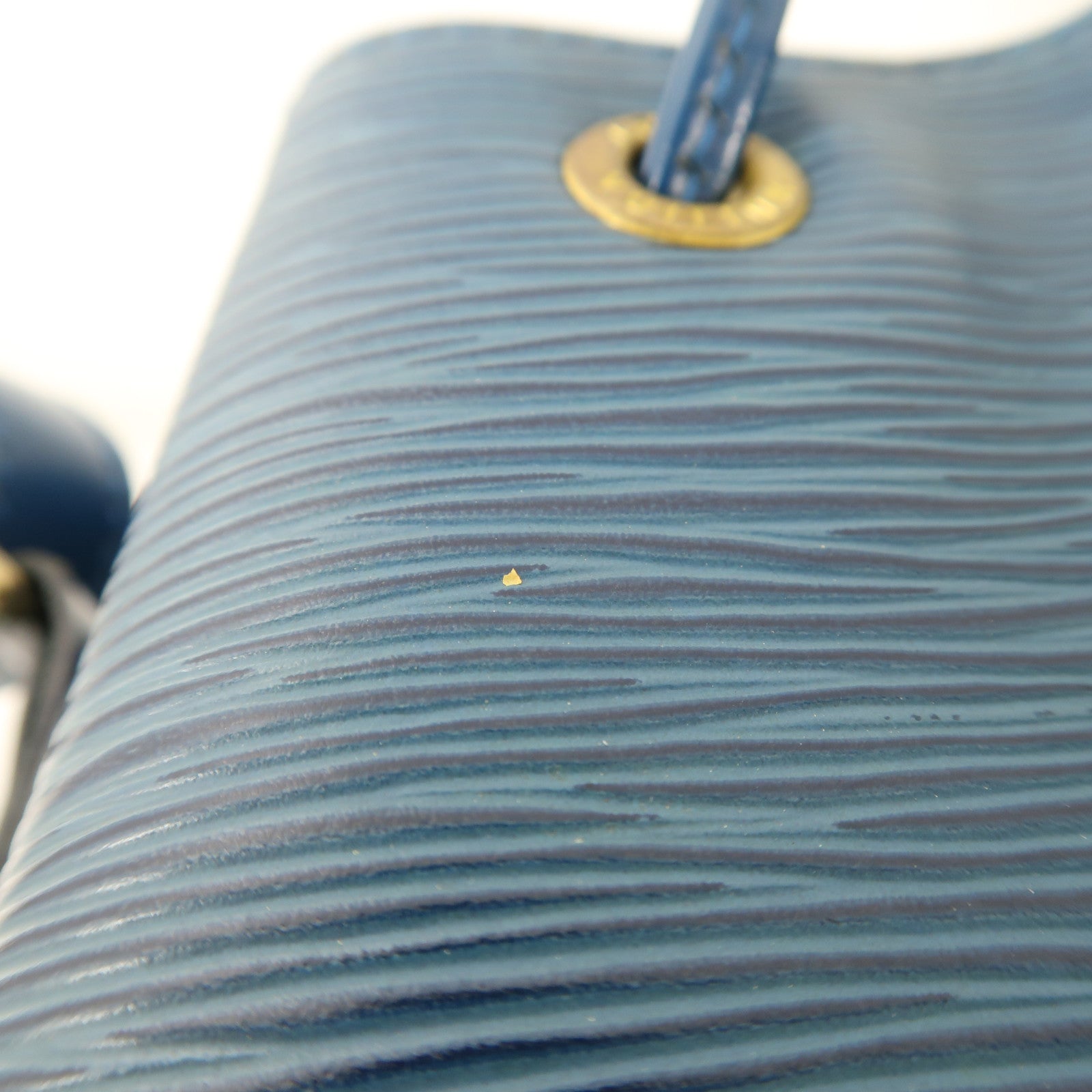 LOUIS VUITTON Epi Petit Noe金扣肩背袋