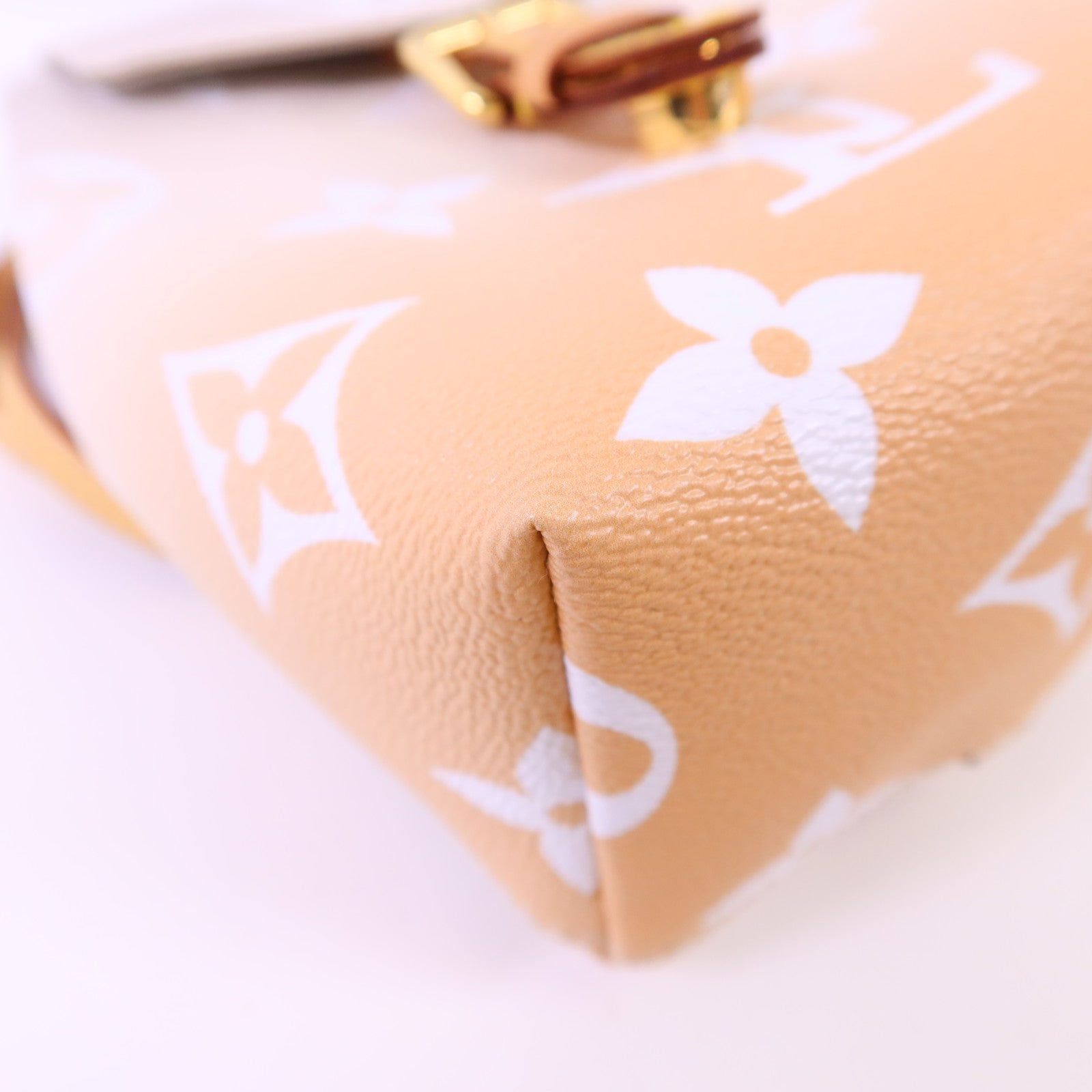 LOUIS VUITTON Monogram Giant By The Pool Backpack金扣背包
