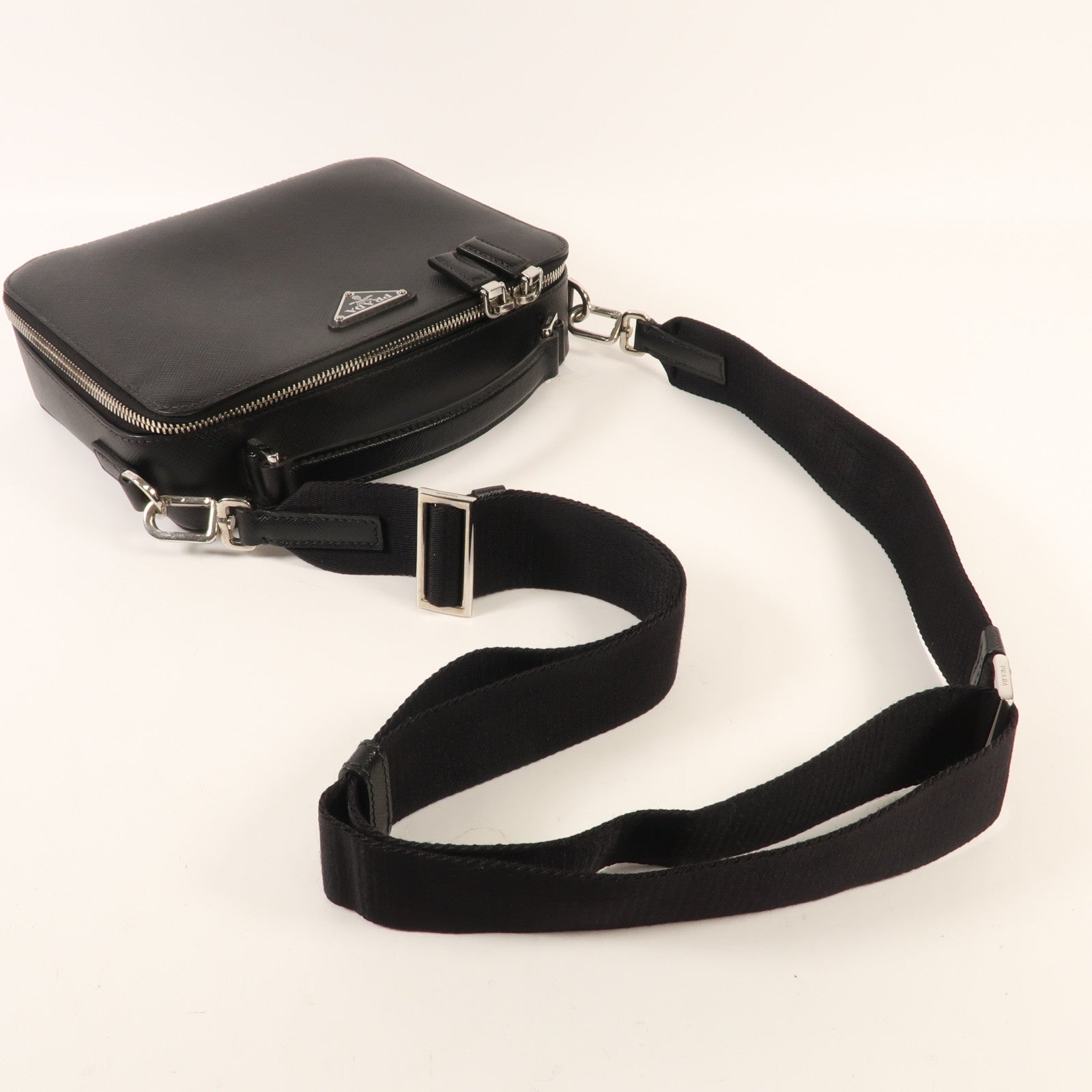 PRADA 牛皮皮革Shoulder Bag銀扣肩背袋