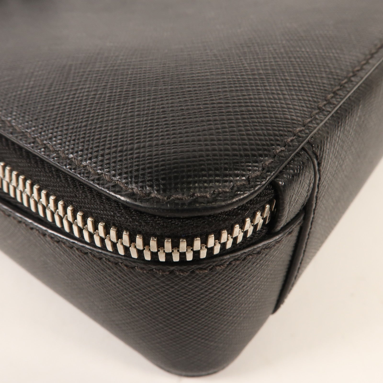 PRADA 牛皮皮革Shoulder Bag銀扣肩背袋