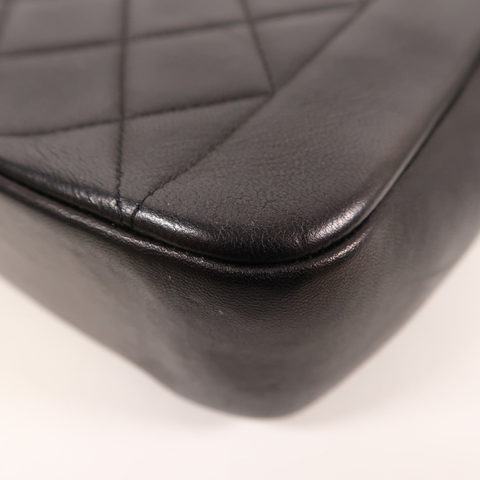 CHANEL 皮革Chain Shoulder金扣鏈帶肩背袋