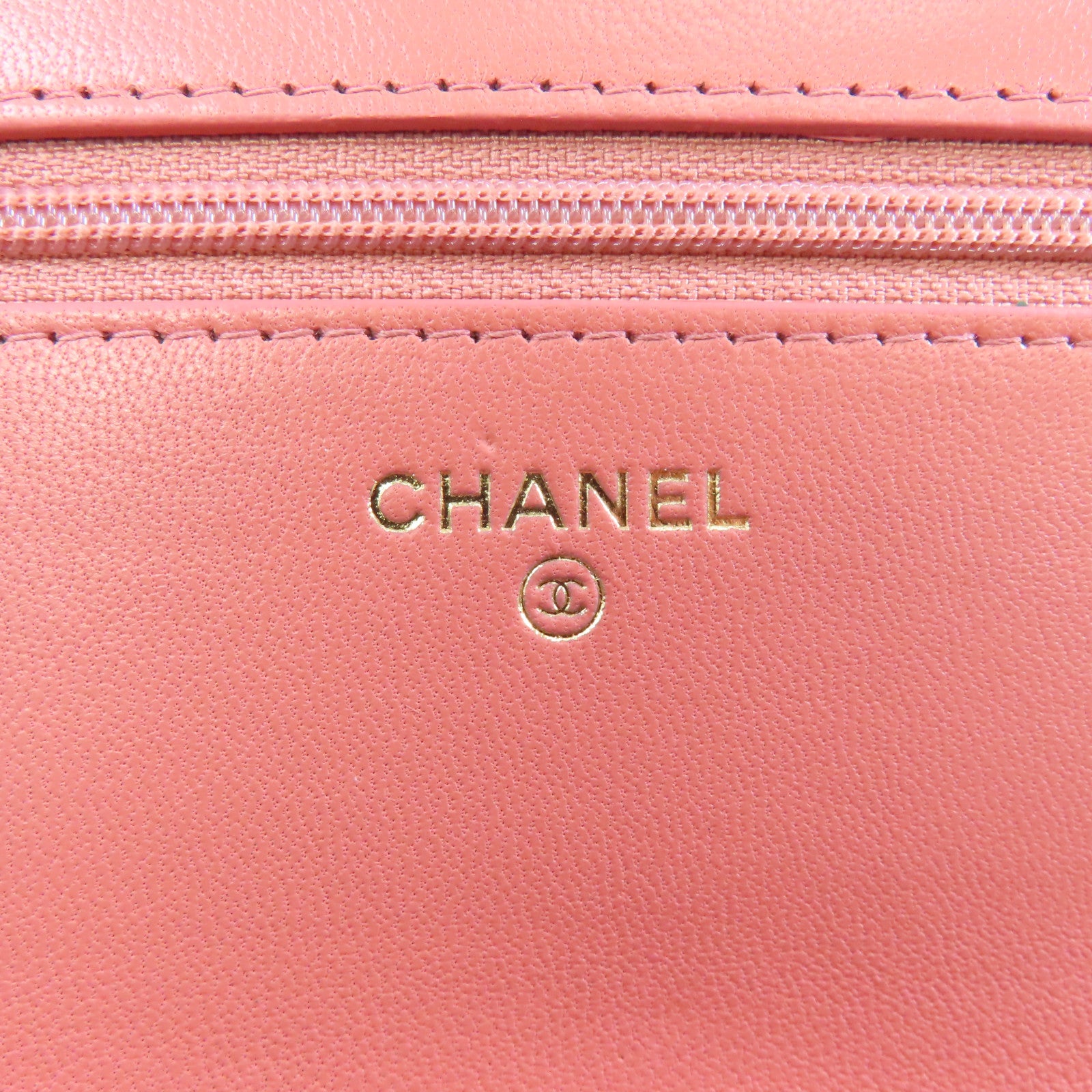 CHANEL 【激減優惠】菱格羊皮皮革C19 Wallet On Chain金扣鏈帶肩背袋粉紅色
