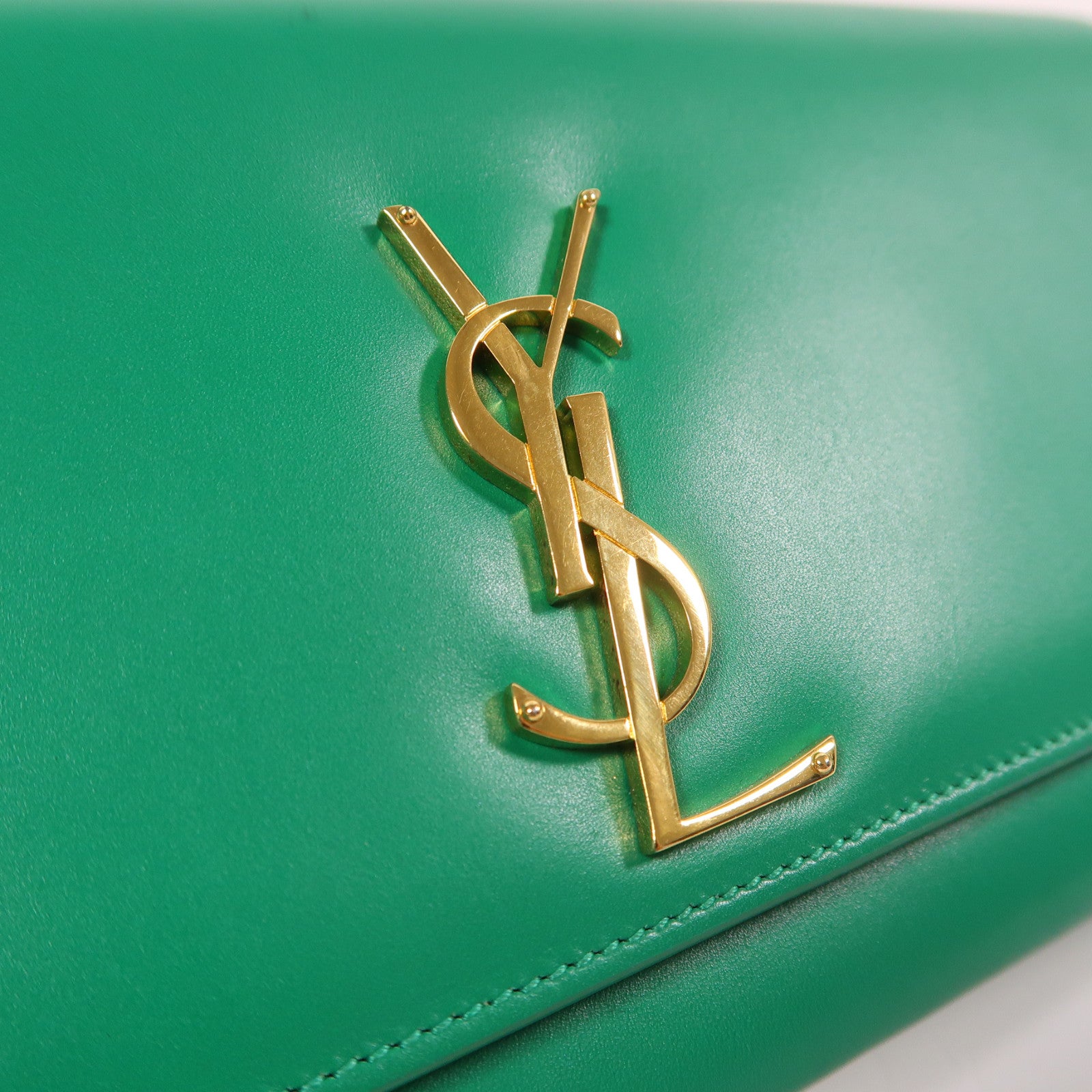 YVES SAINT LAURENT 牛皮皮革Clutch金扣手拿包綠色