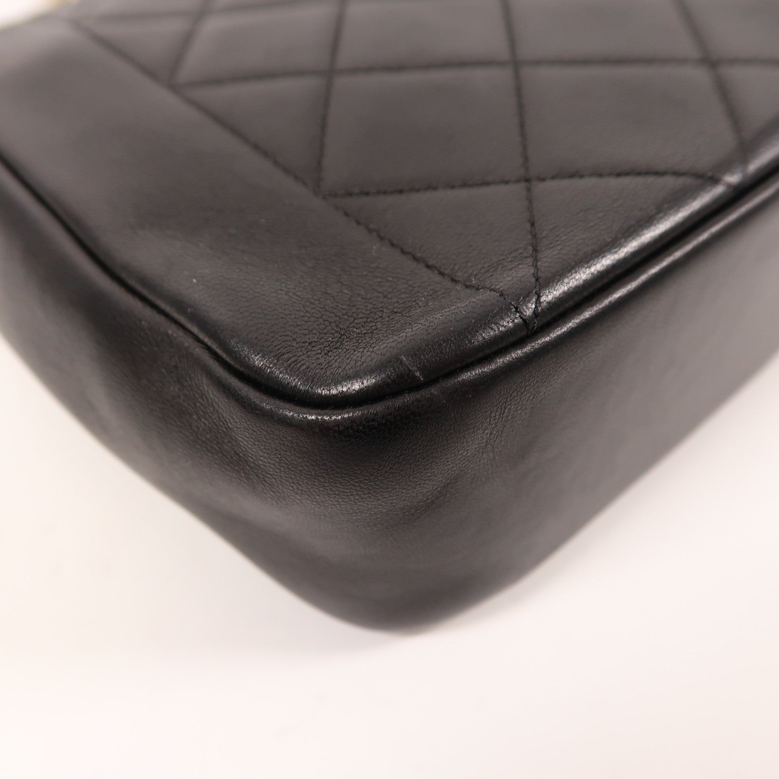 CHANEL 皮革Chain Shoulder金扣鏈帶肩背袋