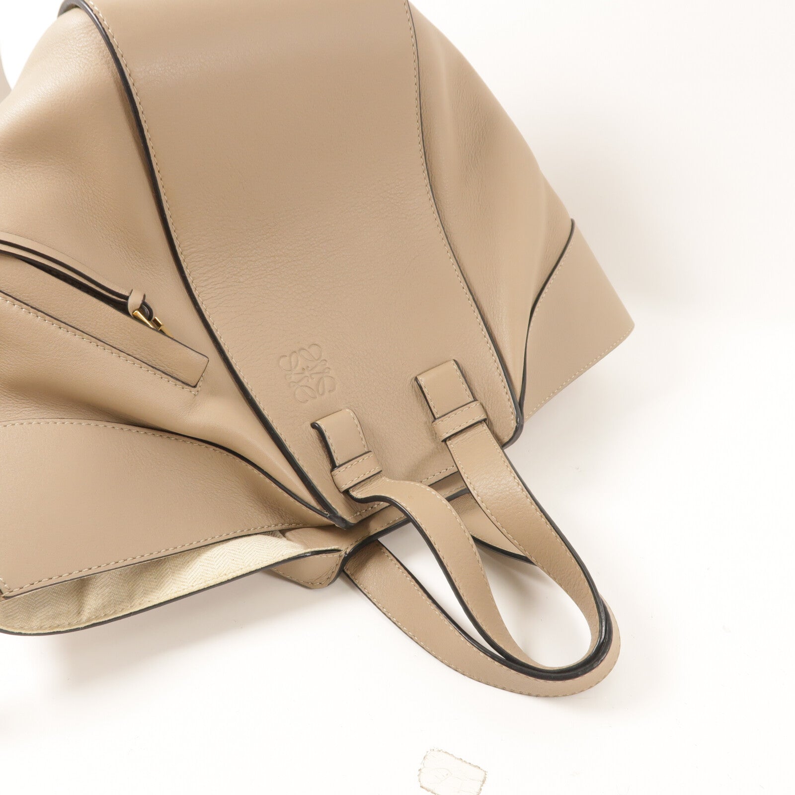 LOEWE 牛皮皮革Hammock Medium手挽肩背兩用袋