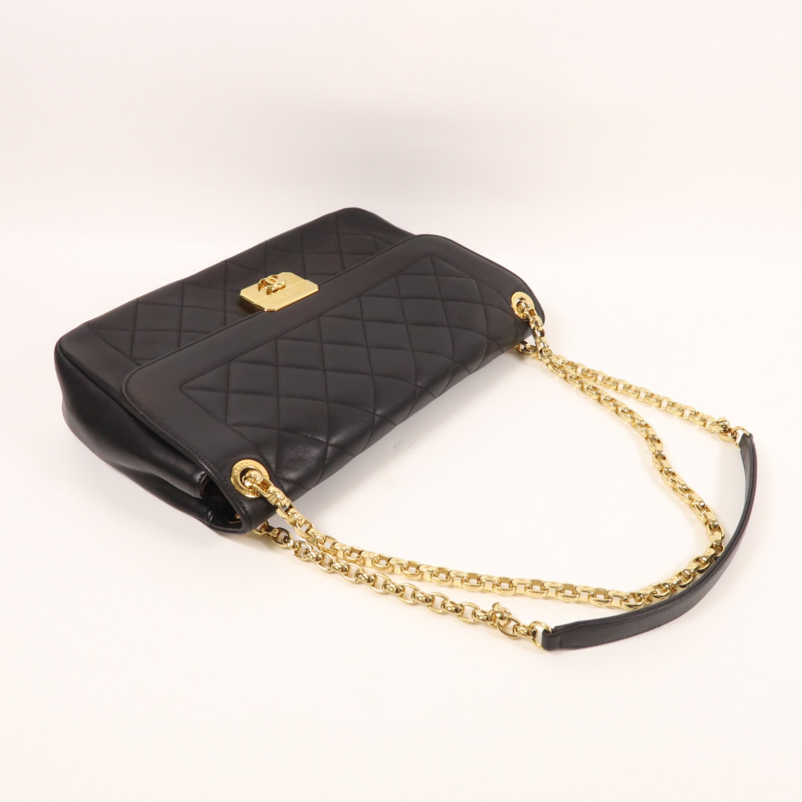 CHANEL 皮革Chain Shoulder金扣鏈帶肩背袋