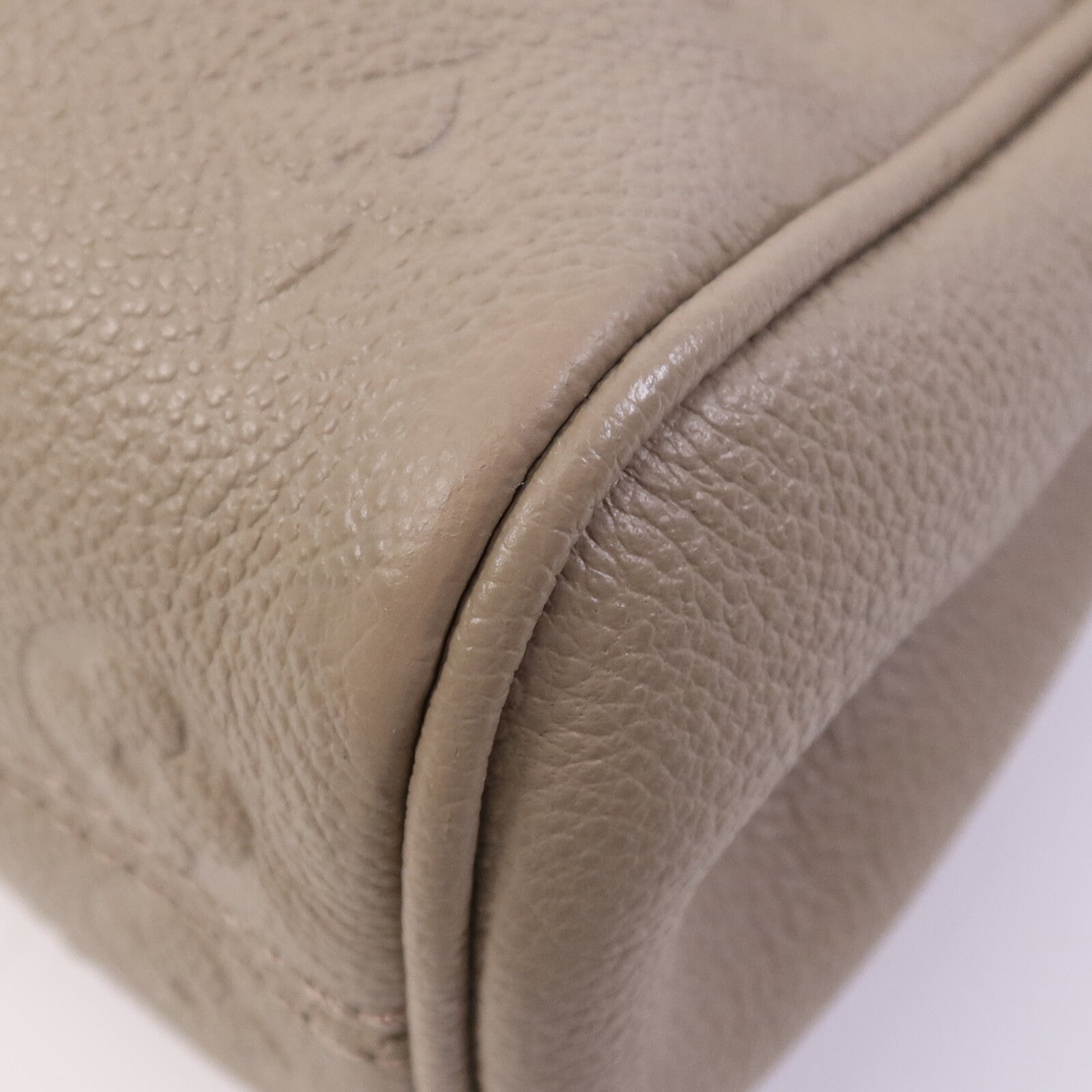 LOUIS VUITTON Monogram Empreinte Anytime Flat Bag金扣鏈帶肩背袋