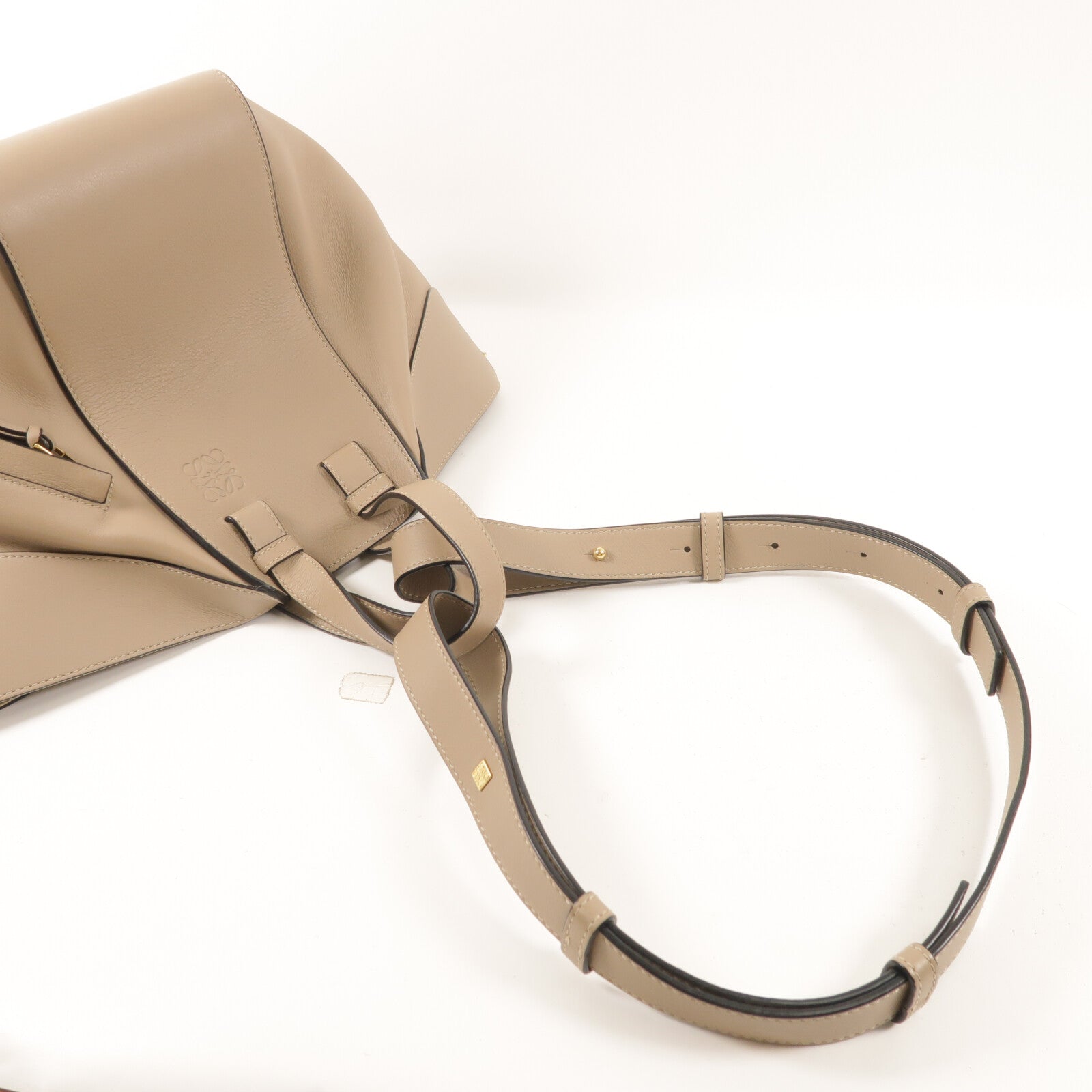 LOEWE 牛皮皮革Hammock Medium手挽肩背兩用袋