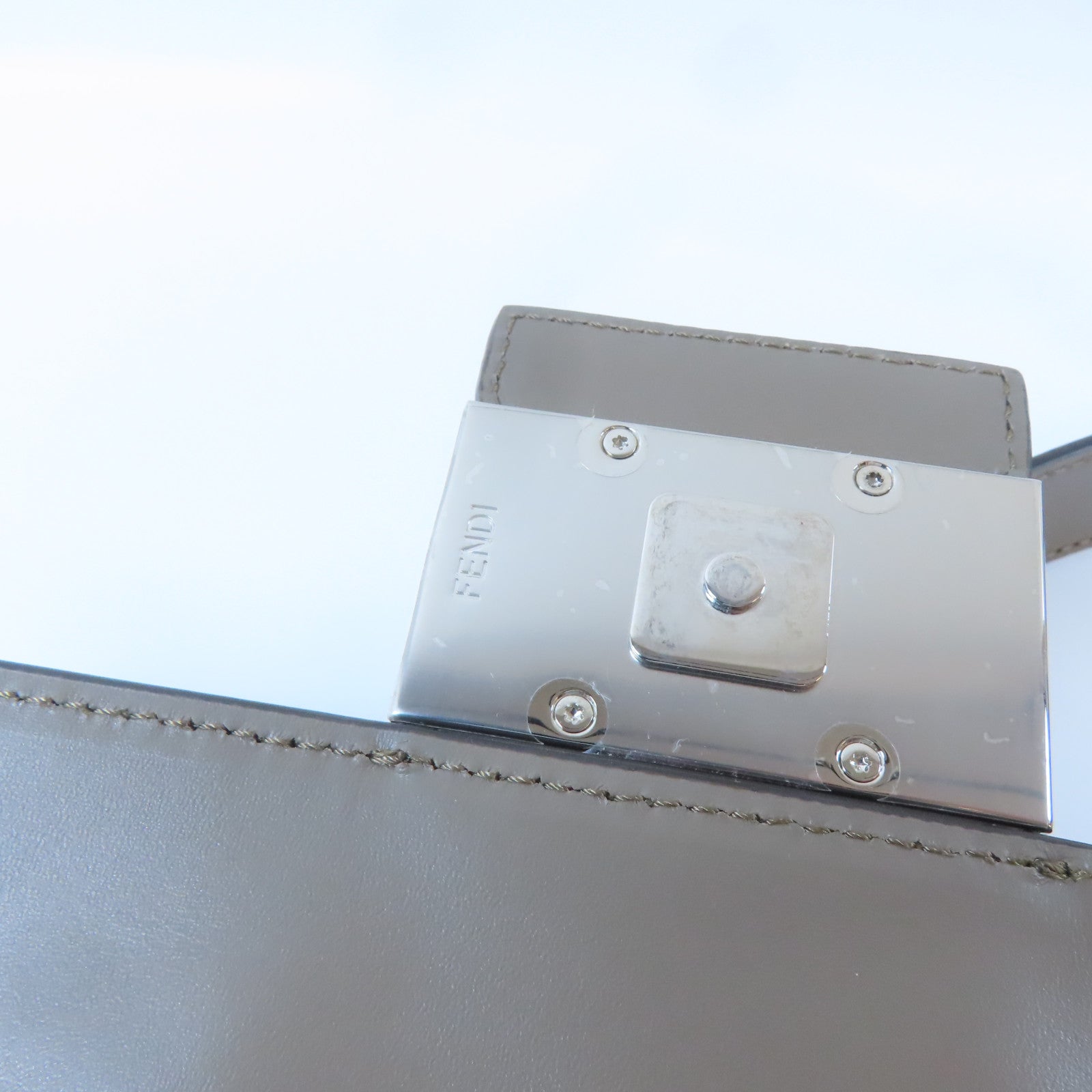 FENDI 帆布/皮革Shoulder Bag銀扣肩背袋灰色/米色