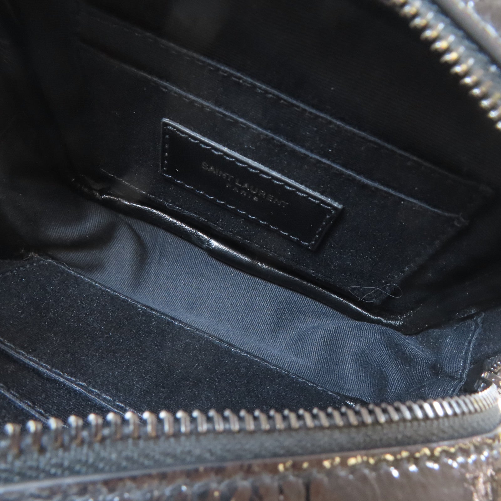SAINT LAURENT (PRICE DOWN) YSL Shoulder Bag Patent Leather Sequin Black