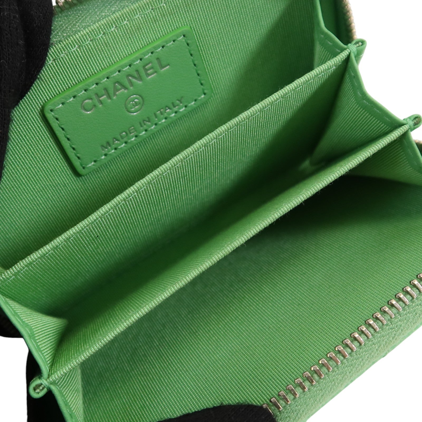 CHANEL 牛皮皮革Card Case銀扣卡套