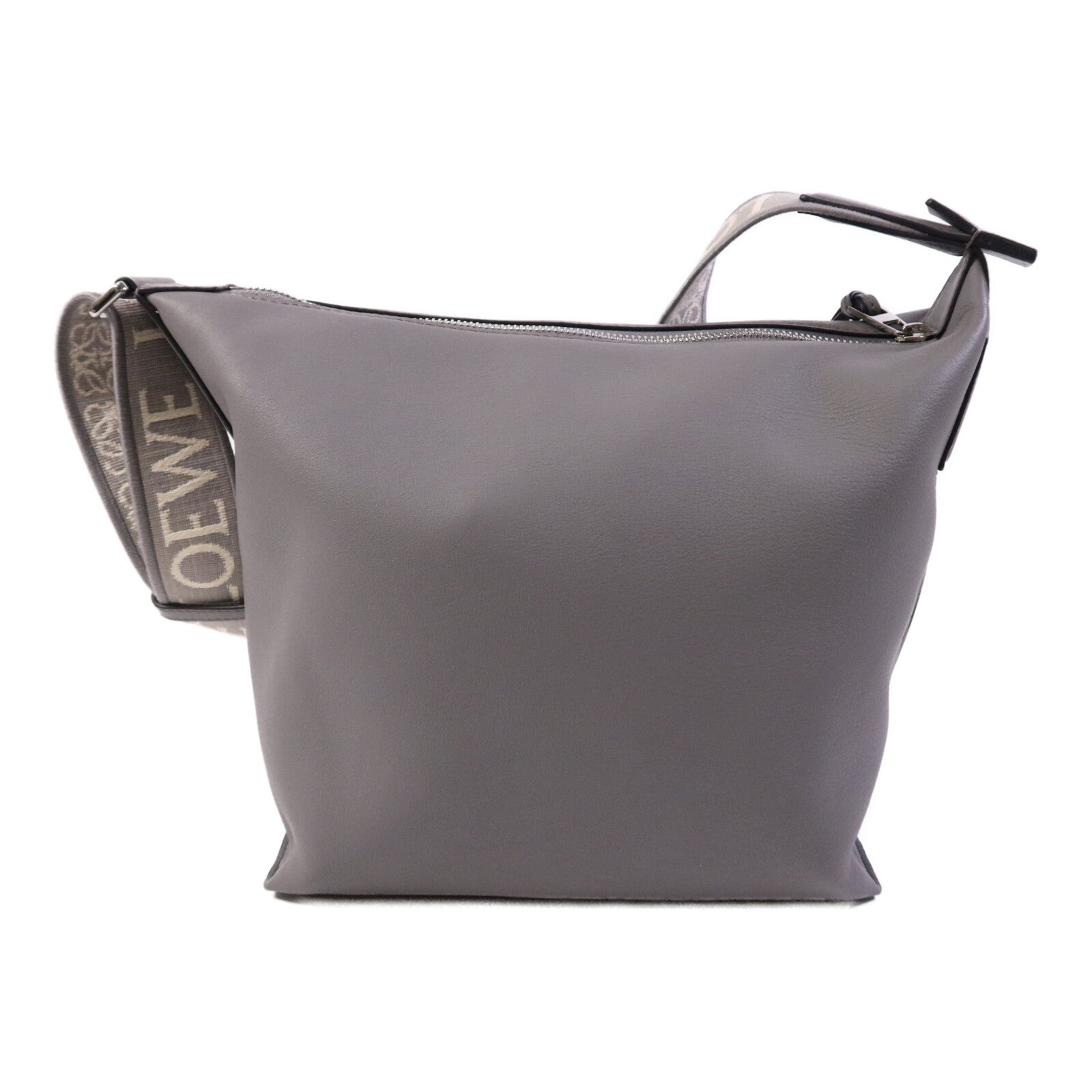 LOEWE 牛皮皮革Cubi Cross Body銀扣肩背袋