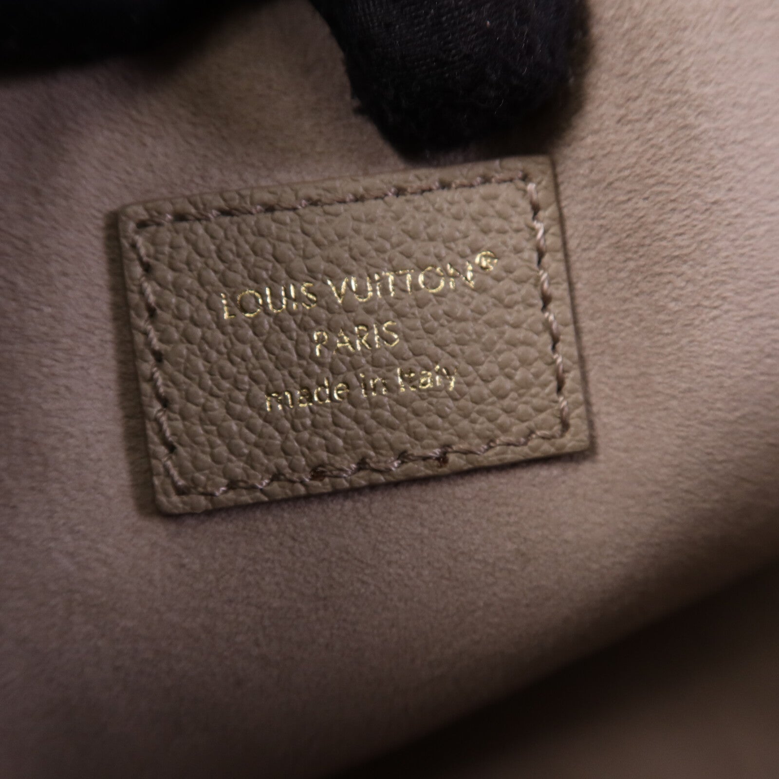 LOUIS VUITTON Monogram Empreinte Anytime Flat Bag金扣鏈帶肩背袋