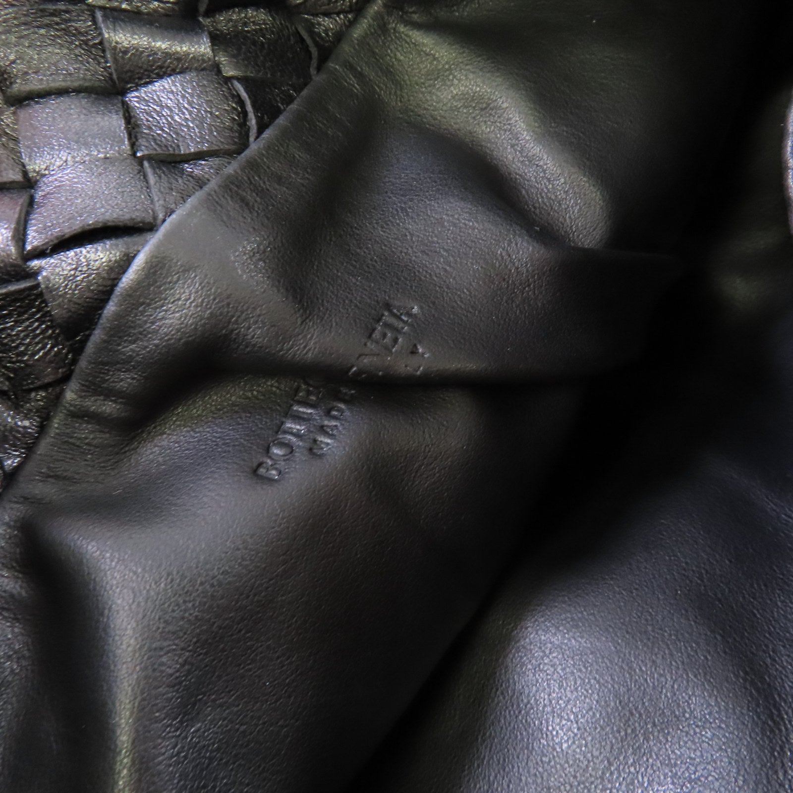 BOTTEGA VENETA 織紋皮革Mini Bulb Shoulder Bag金扣肩背袋黑色