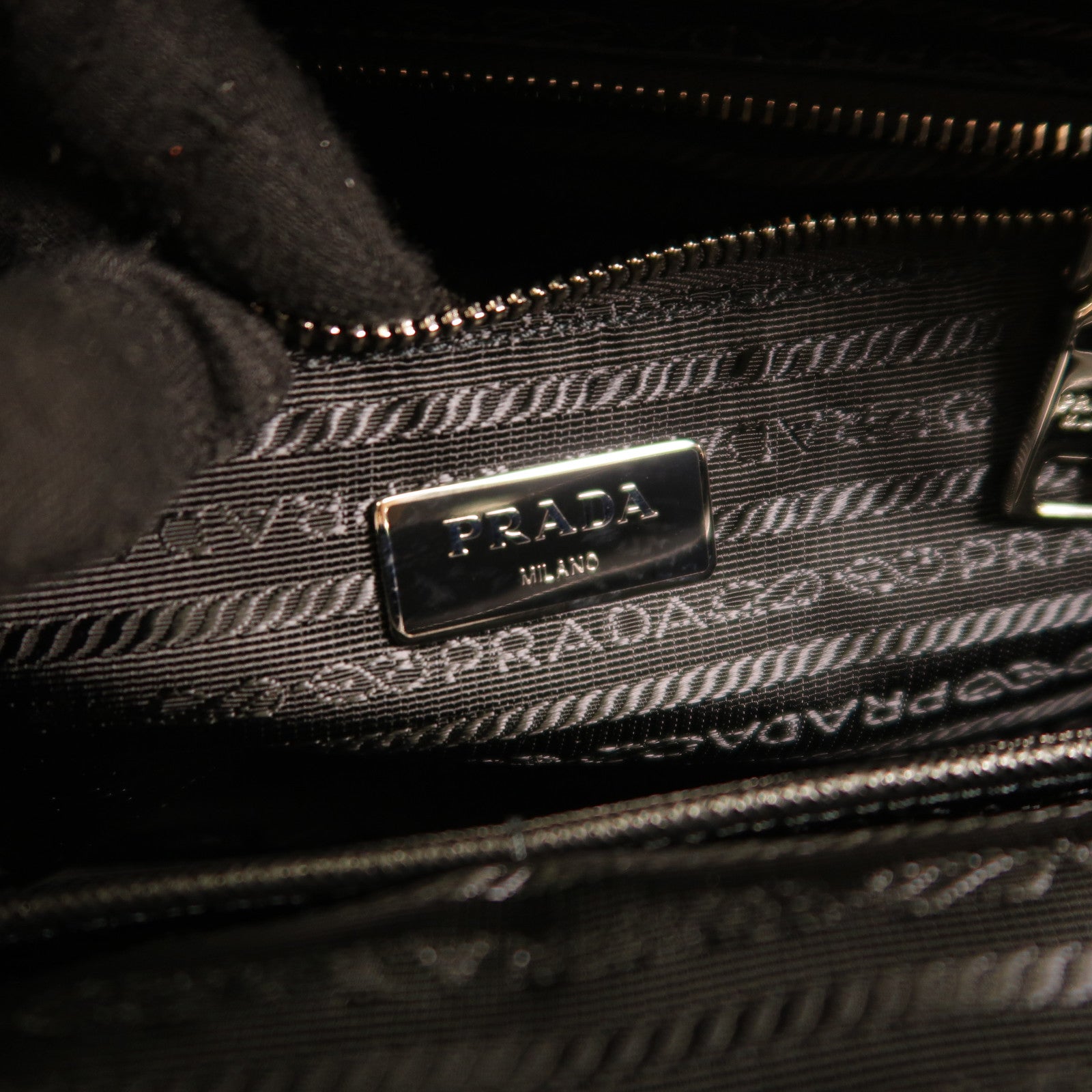 PRADA 尼龍Shoulder Bag銀扣肩背袋