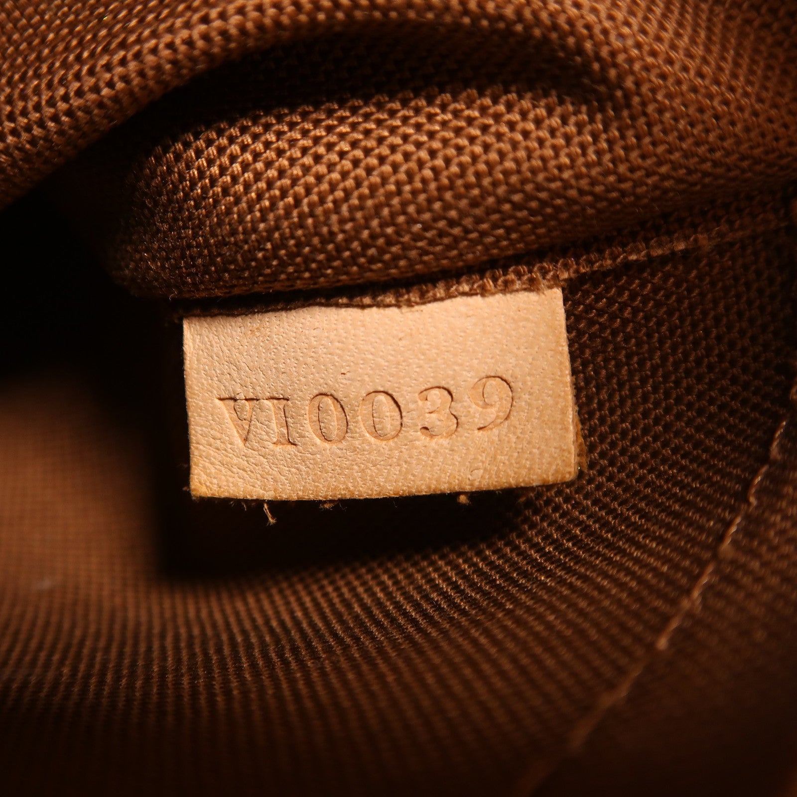 LOUIS VUITTON LV GHW Tivoli PM Shoulder Handbag M40143 Monogram Brown