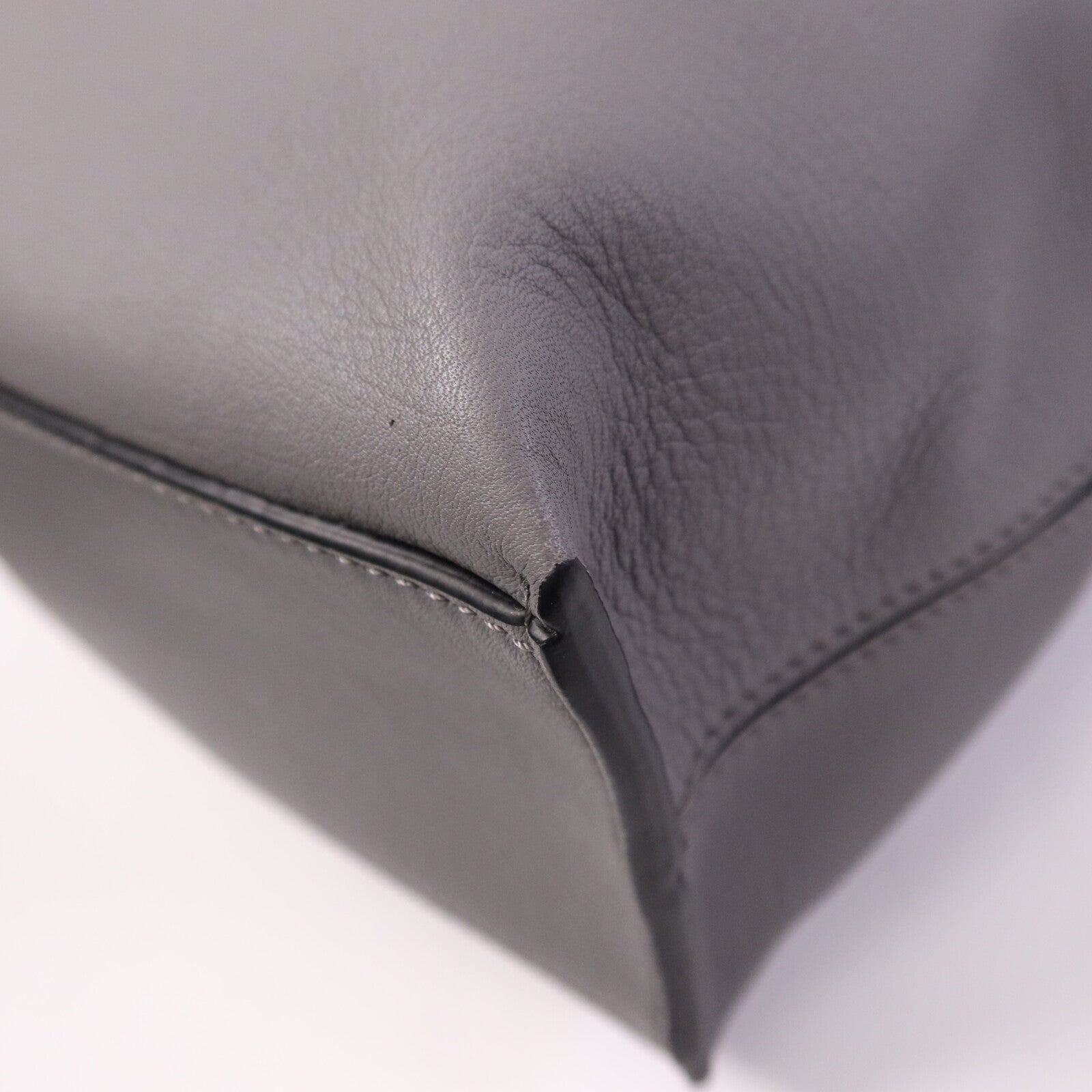 LOEWE 牛皮皮革Cubi Cross Body銀扣肩背袋