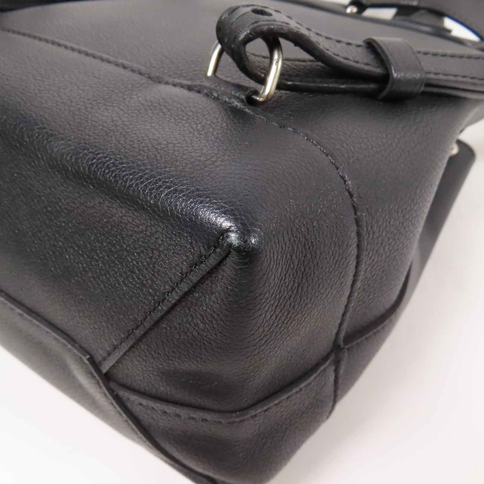 LOUIS VUITTON 牛皮皮革Lock Me Backpack銀扣背包