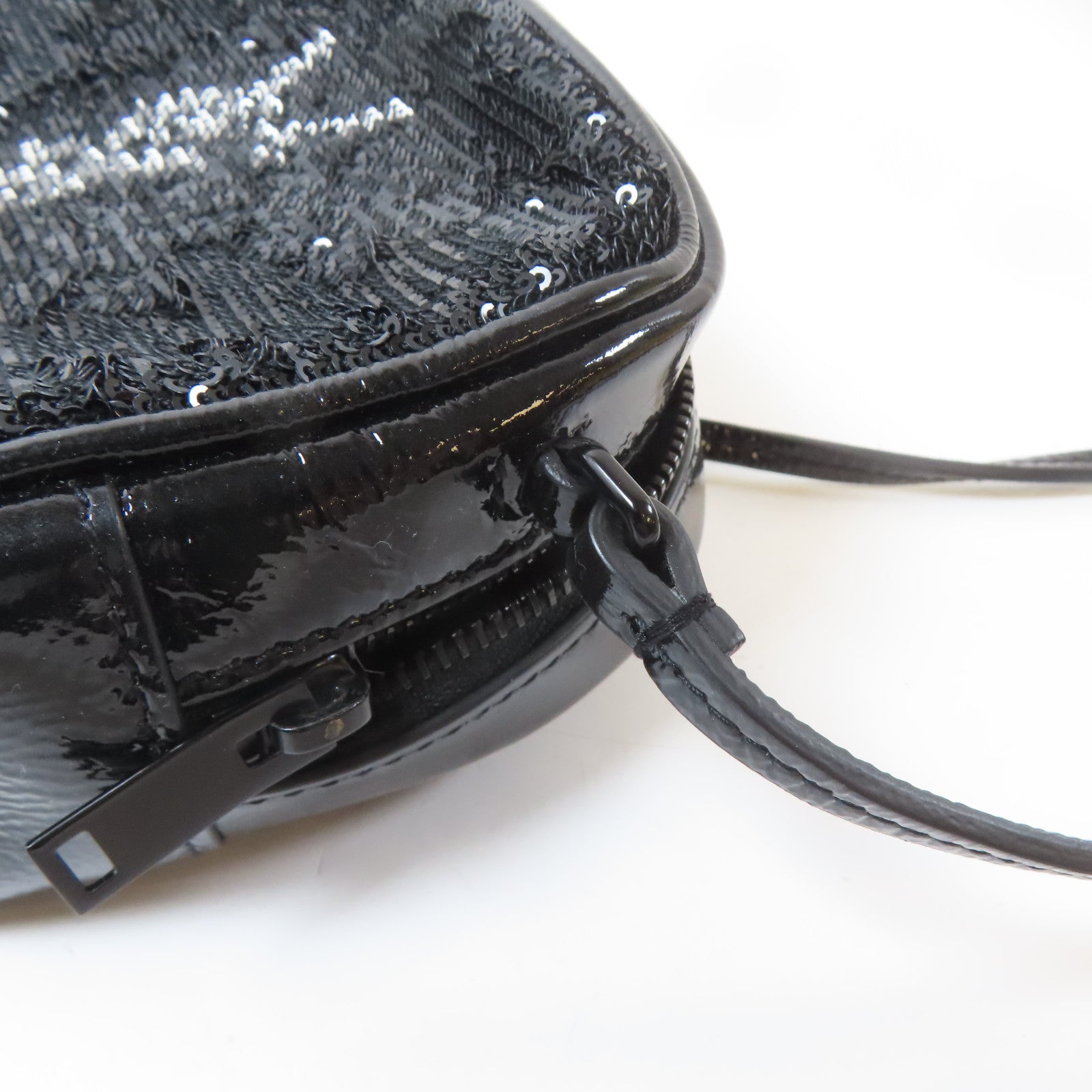 SAINT LAURENT (PRICE DOWN) YSL Shoulder Bag Patent Leather Sequin Black