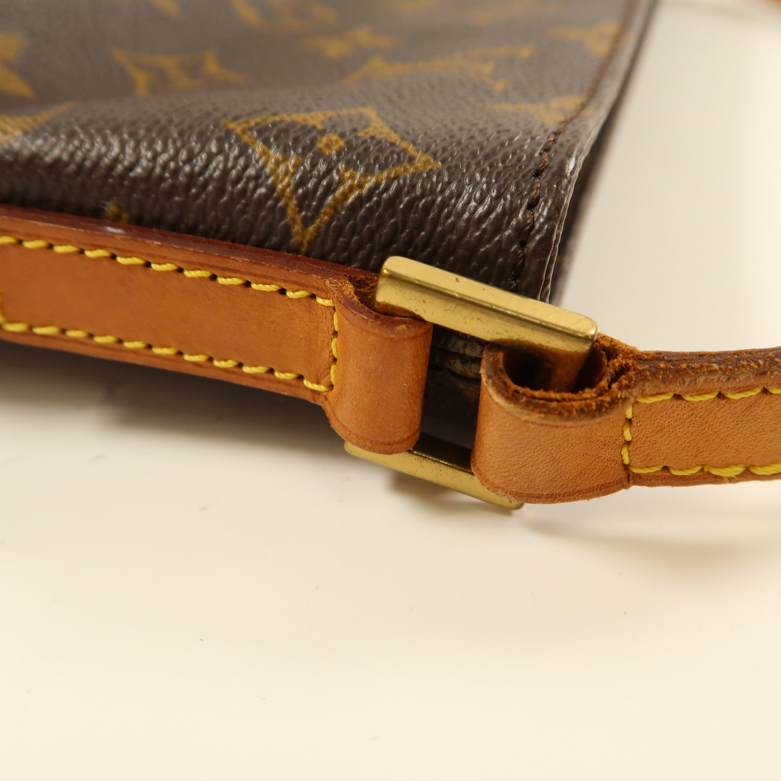 LOUIS VUITTON Monogram Trotteur金扣肩背袋啡色