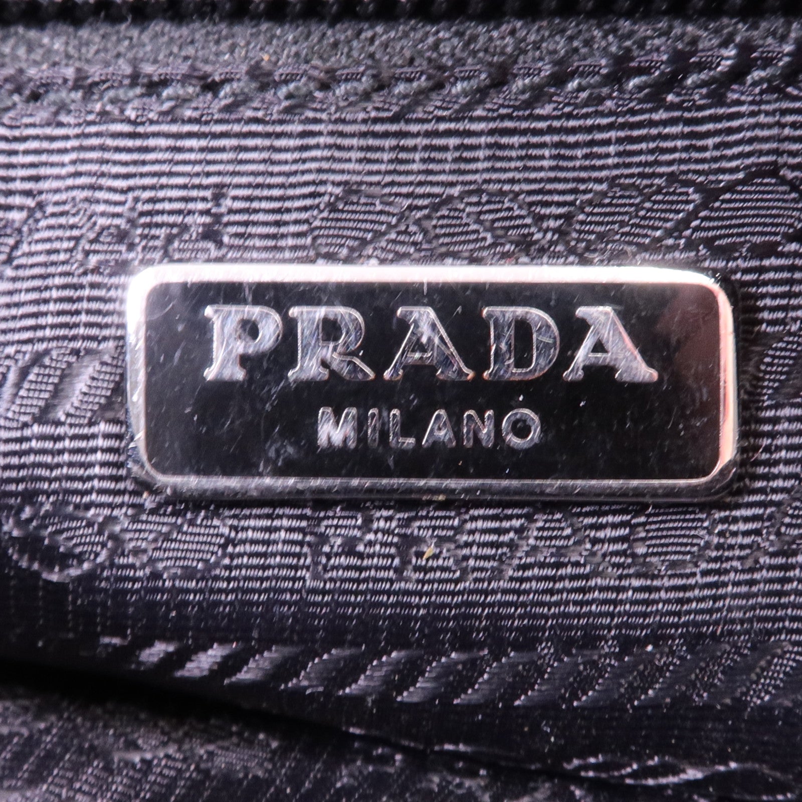 PRADA 尼龍Pouch銀扣手拿包