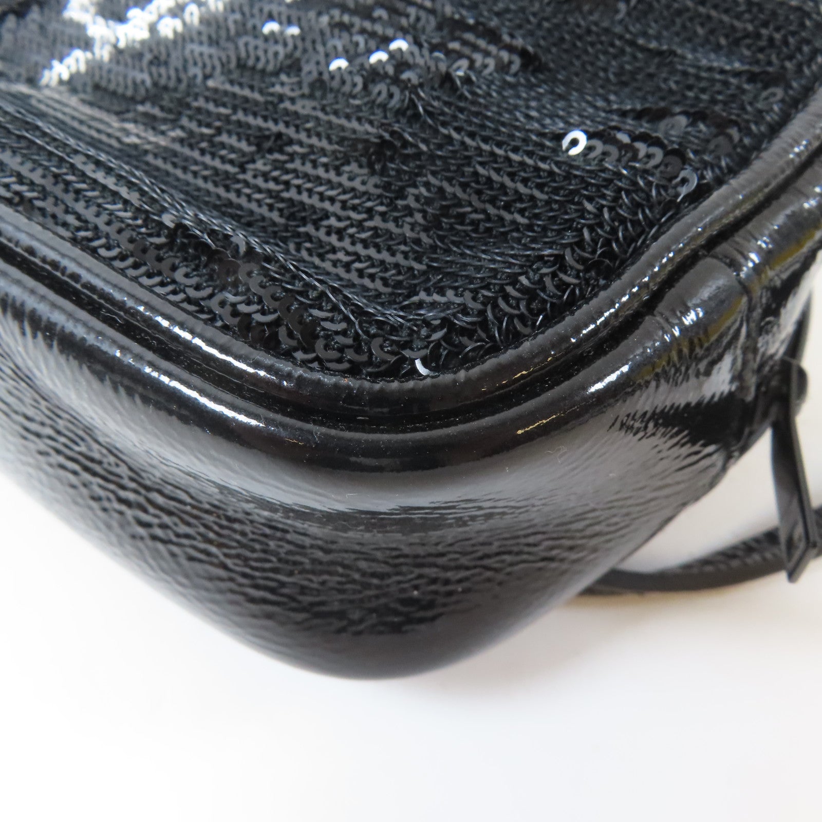 SAINT LAURENT (PRICE DOWN) YSL Shoulder Bag Patent Leather Sequin Black