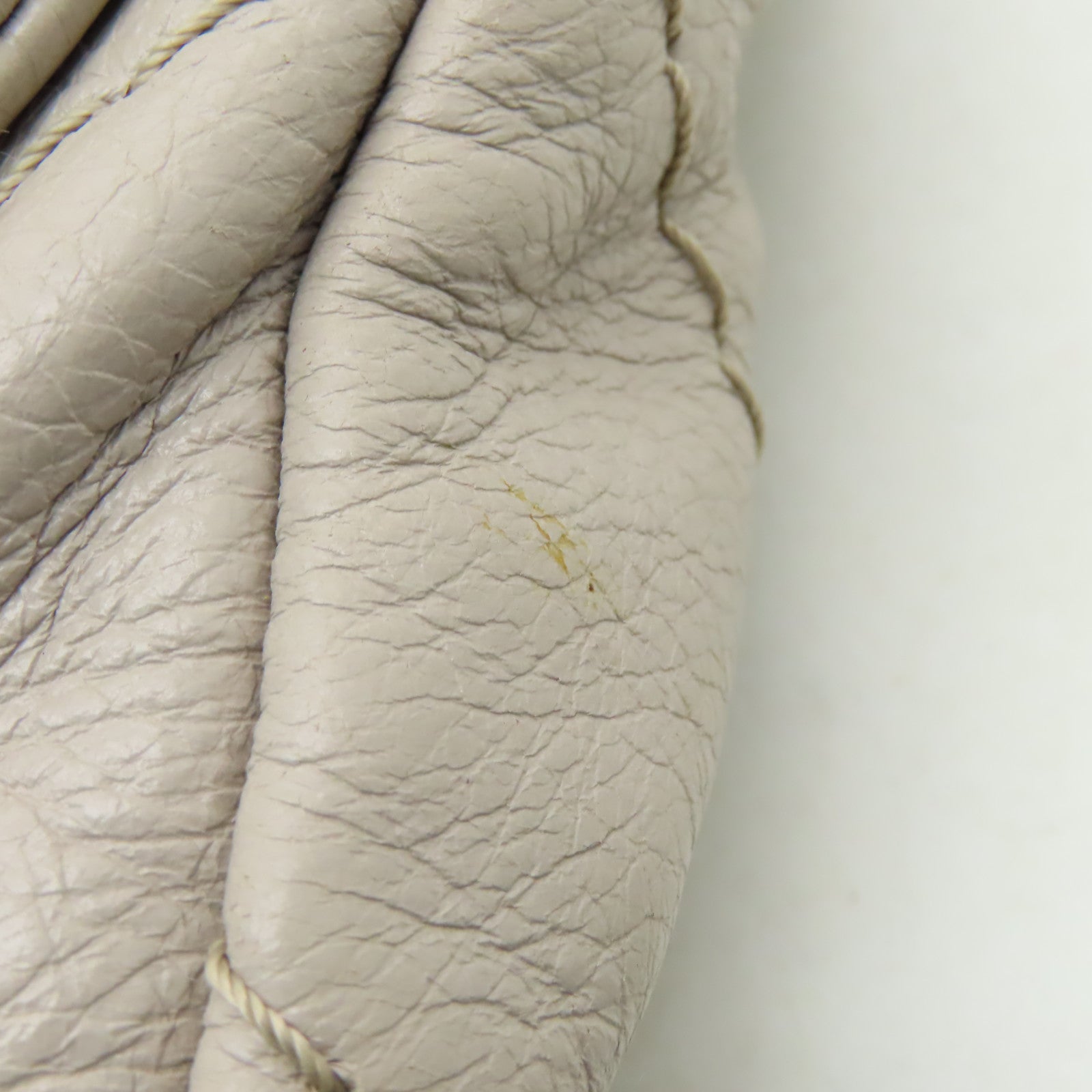 CHANEL 【激減優惠】菱格牛皮皮革Shoulder Bag銀扣肩背袋米色