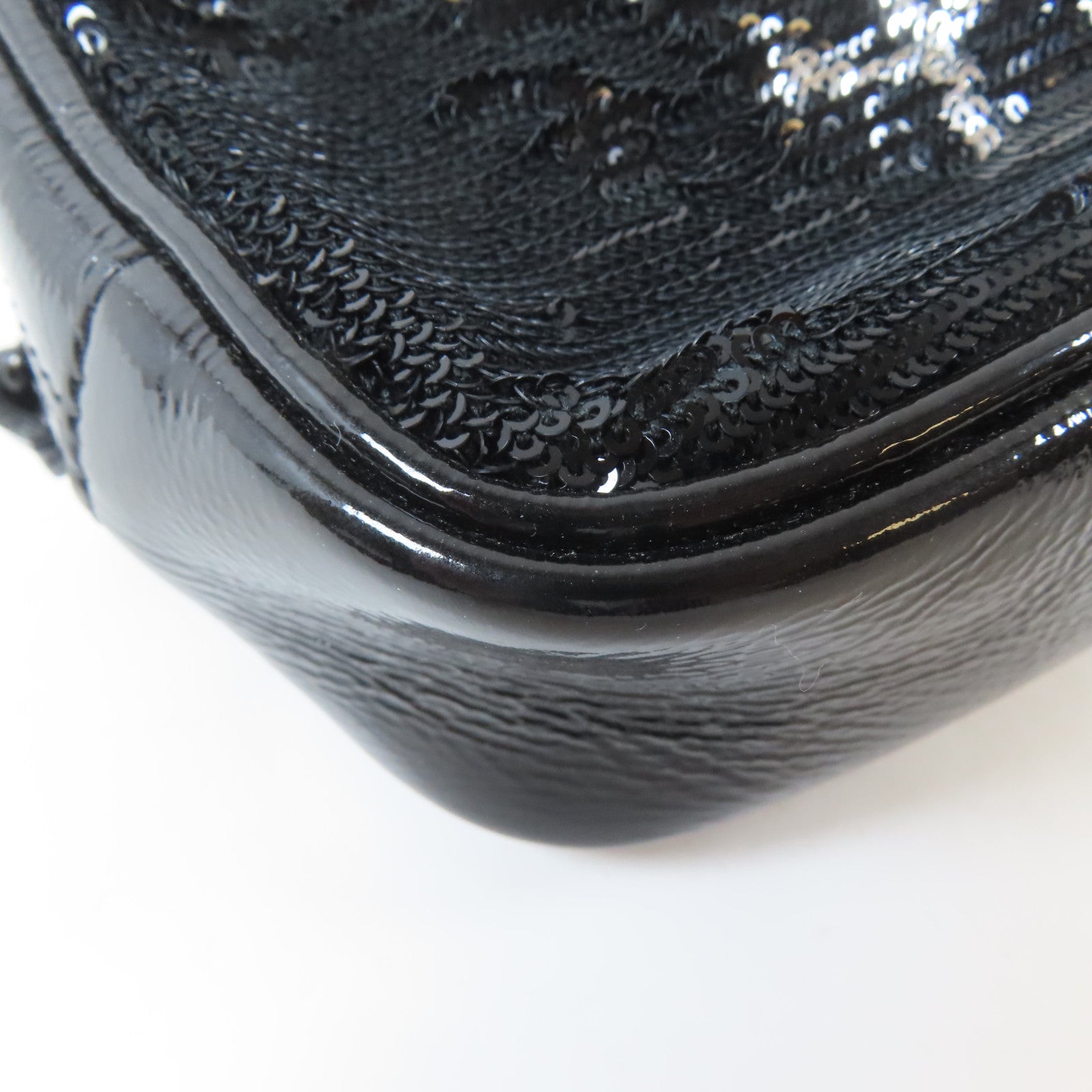 SAINT LAURENT (PRICE DOWN) YSL Shoulder Bag Patent Leather Sequin Black