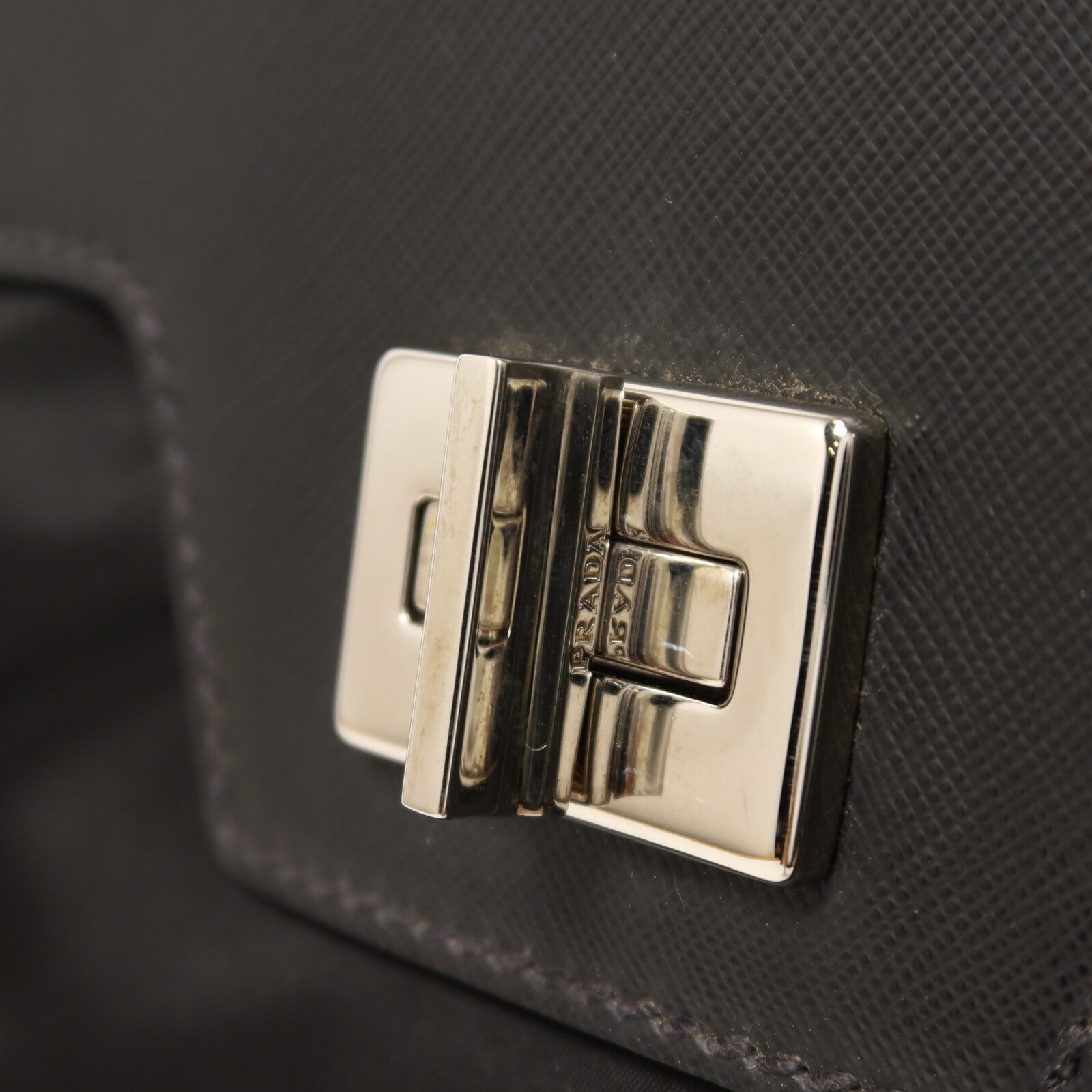 PRADA 尼龍Hand Bag銀扣手挽袋