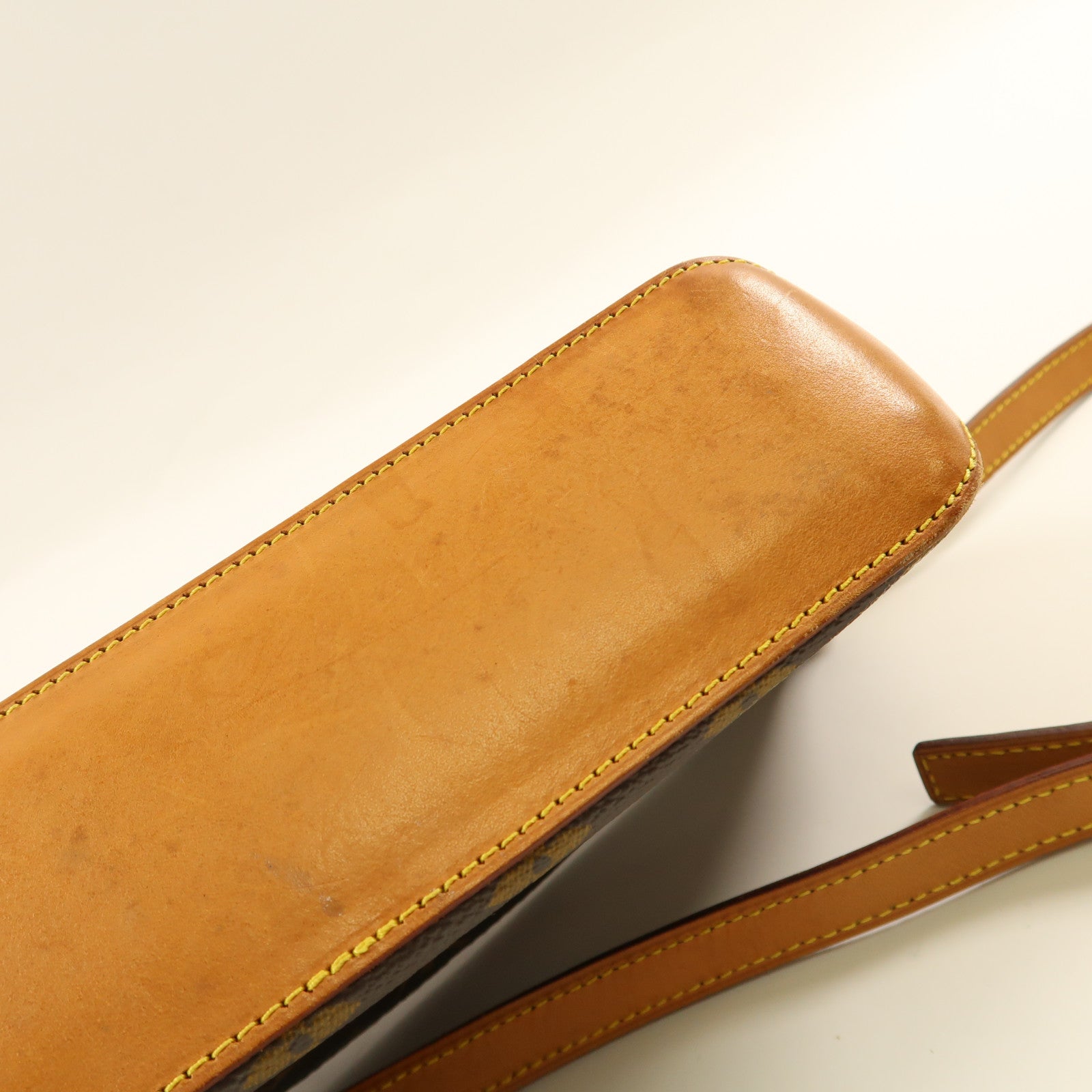LOUIS VUITTON Monogram Trotteur金扣肩背袋啡色