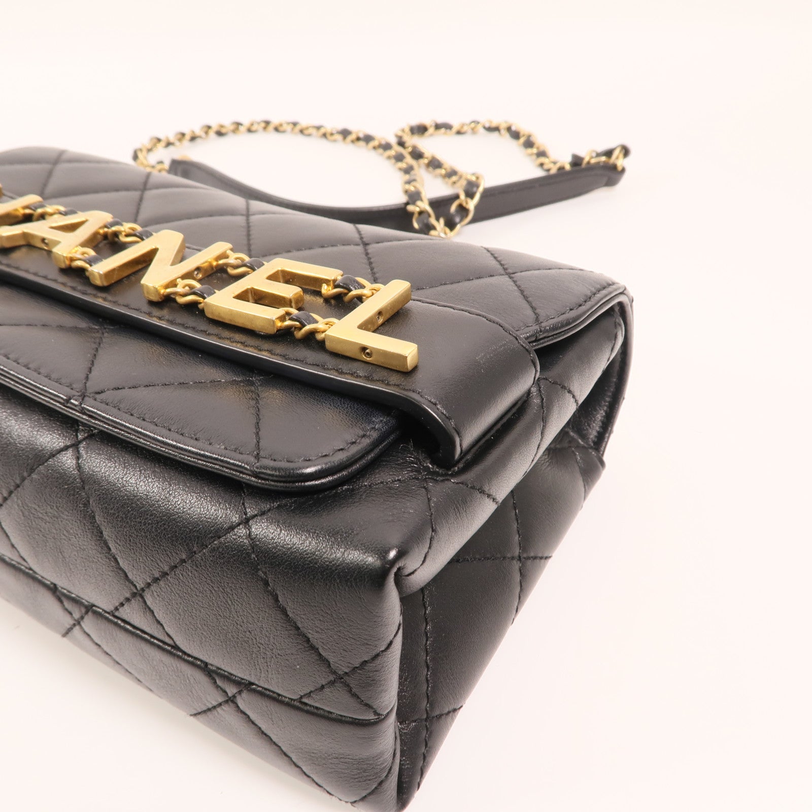 CHANEL 牛皮皮革Enchained Flap金扣鏈帶肩背袋