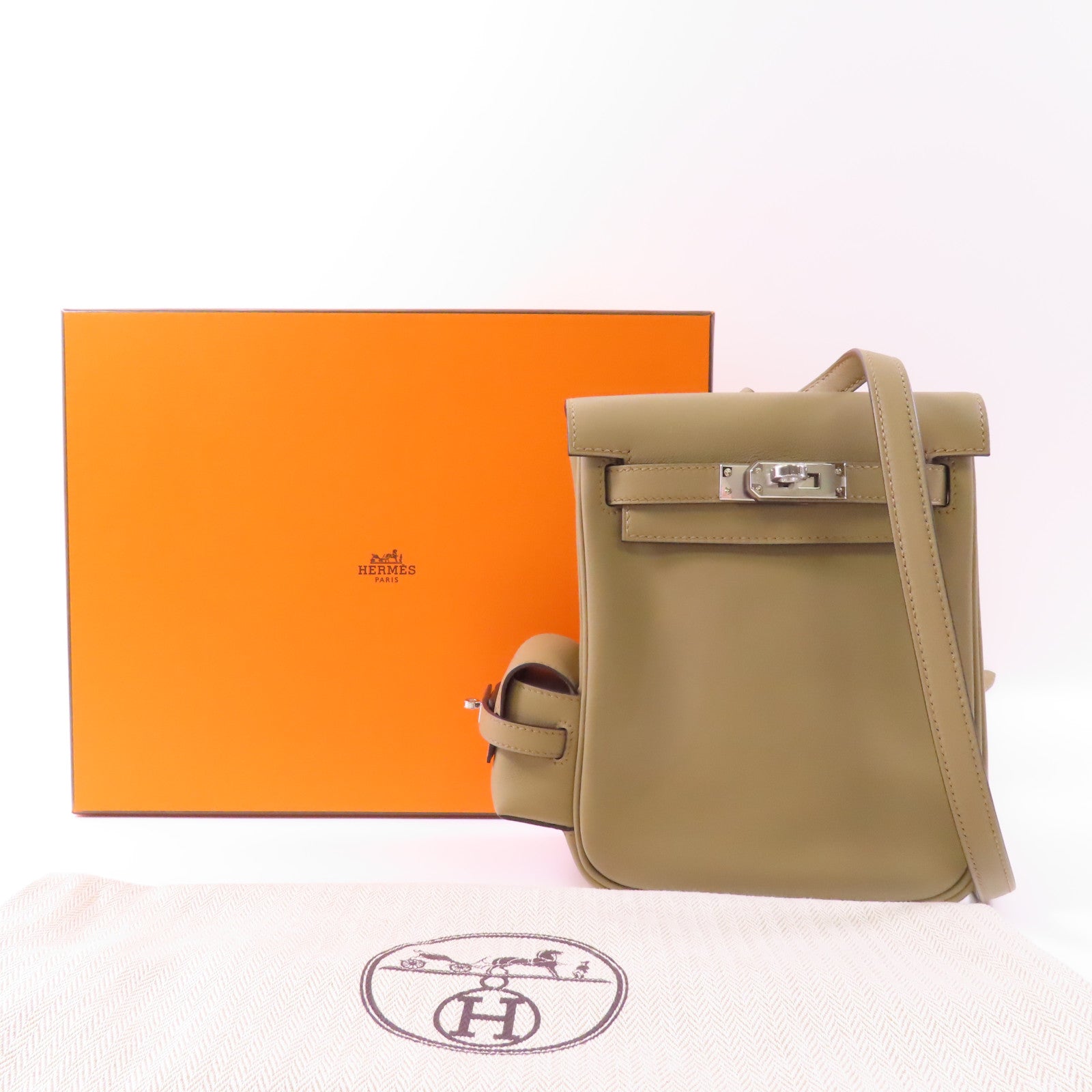 HERMES Swift皮革Kelly Jump銀扣背包Beige Marfa