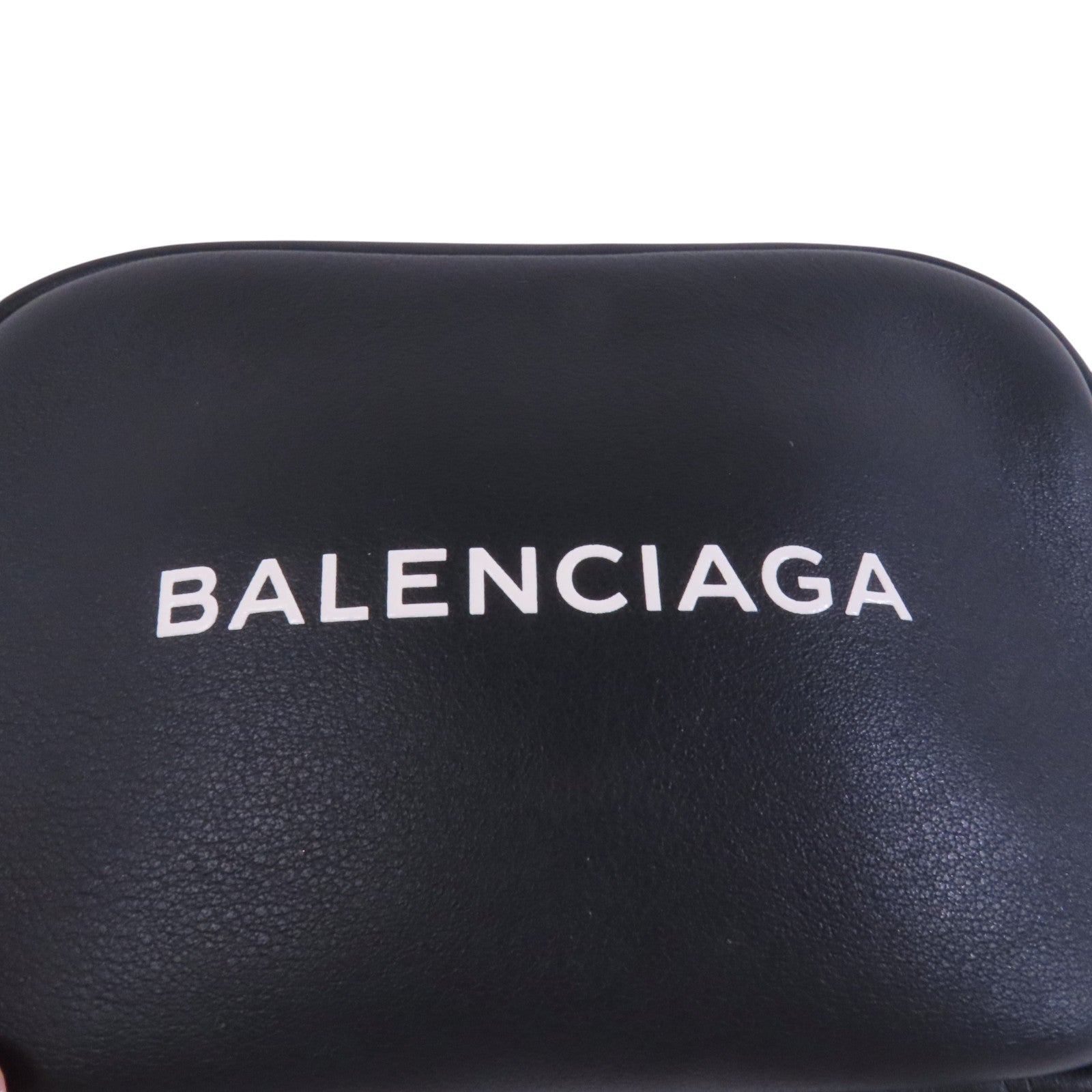 BALENCIAGA 牛皮皮革Everyday Camera Bag銀扣肩背袋