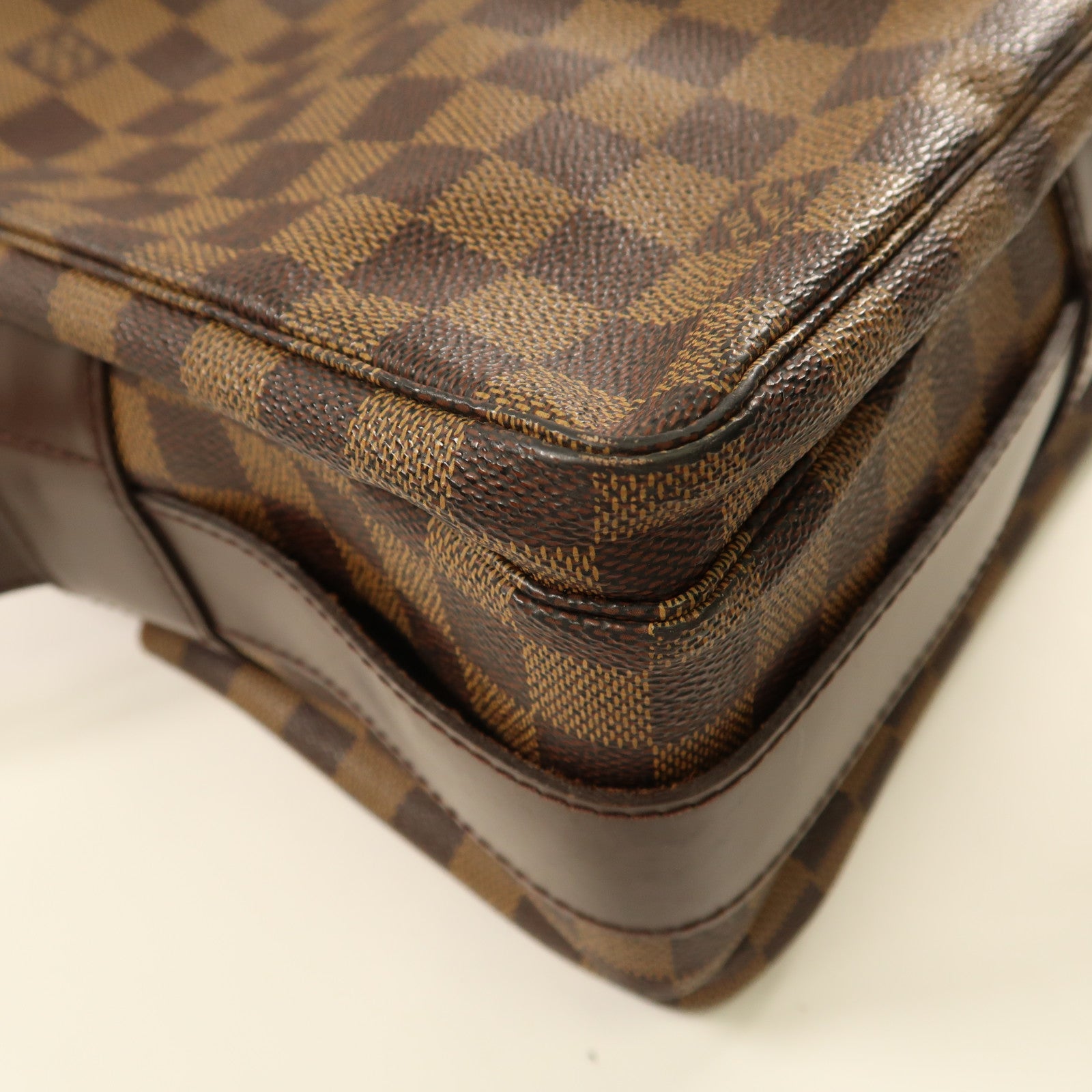 LOUIS VUITTON Damier Bastille金扣肩背袋啡色