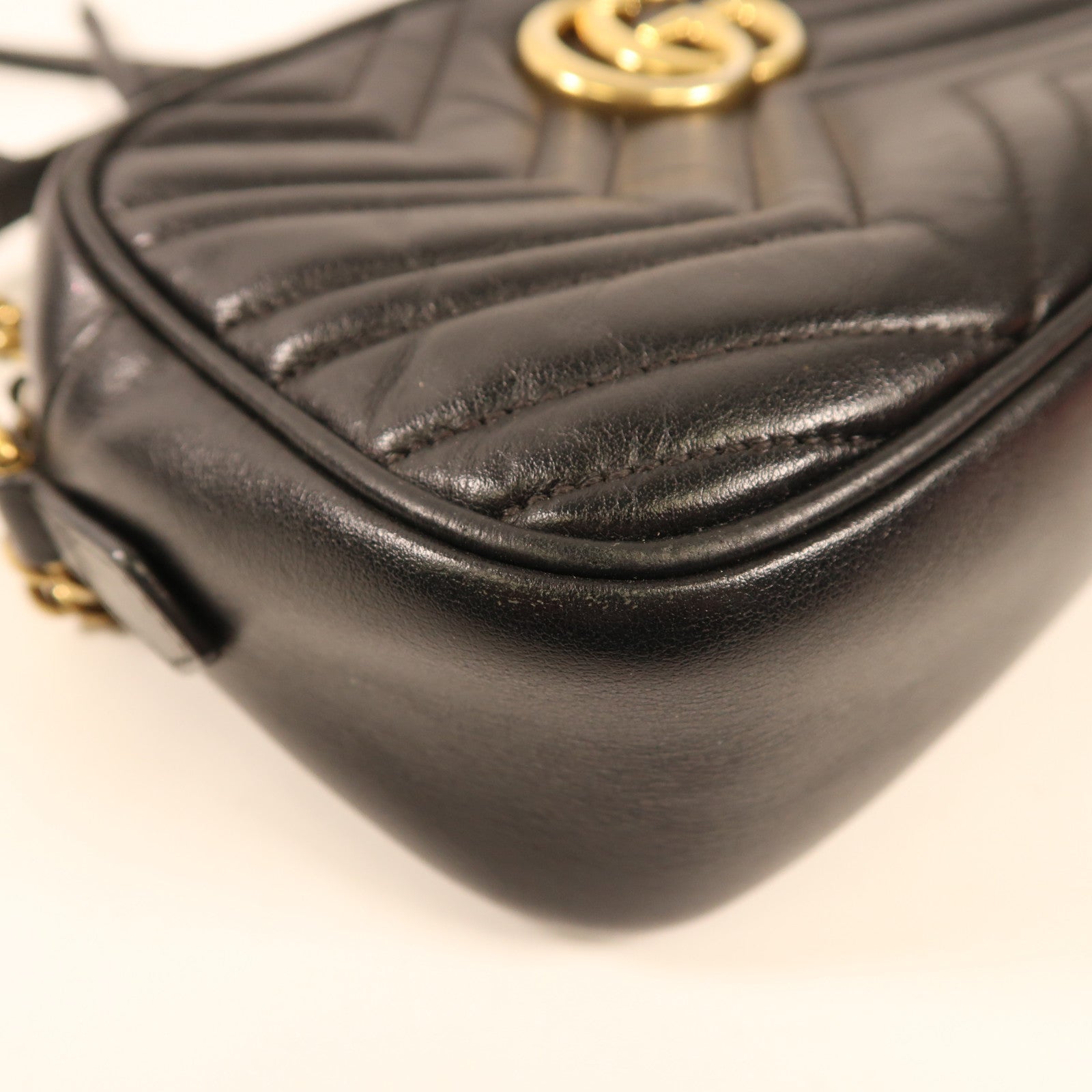 GUCCI 牛皮皮革GG Marmont Camera Mini金扣肩背袋