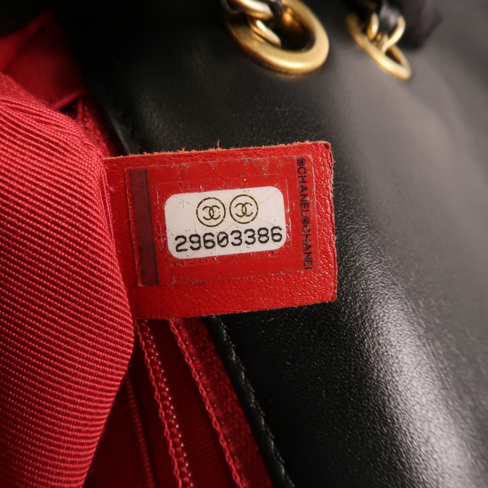 CHANEL 牛皮皮革Enchained Flap金扣鏈帶肩背袋